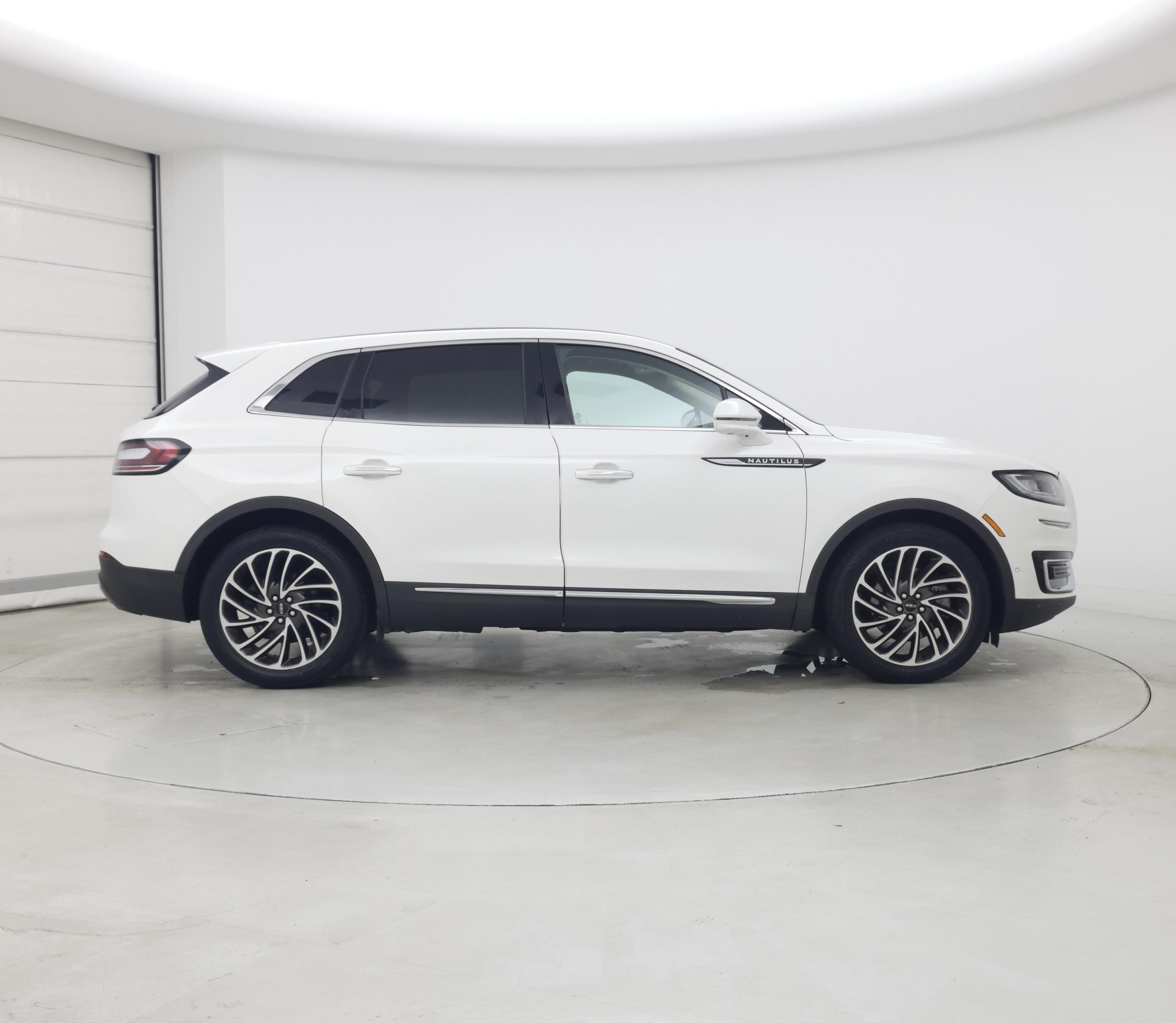 Thumbnail: 2020 Lincoln Nautilus - 7