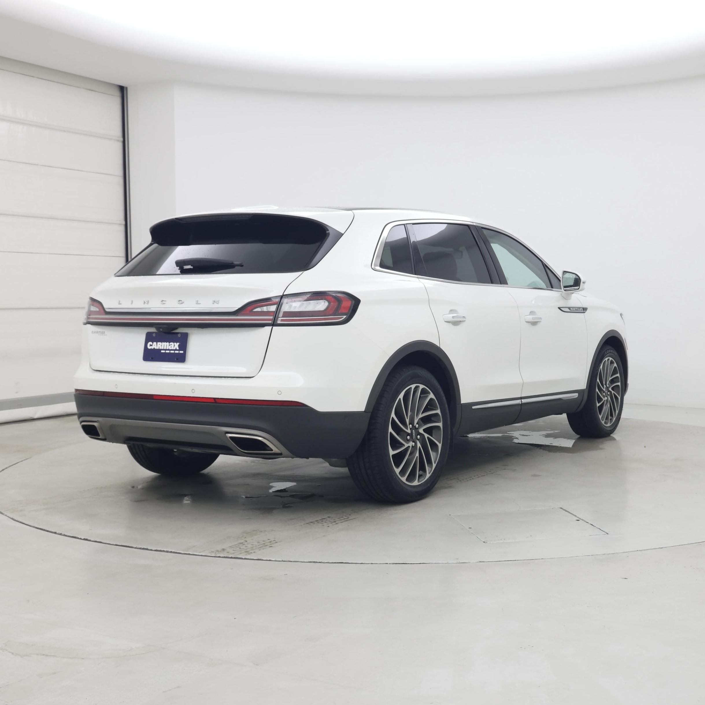 Thumbnail: 2020 Lincoln Nautilus - 8