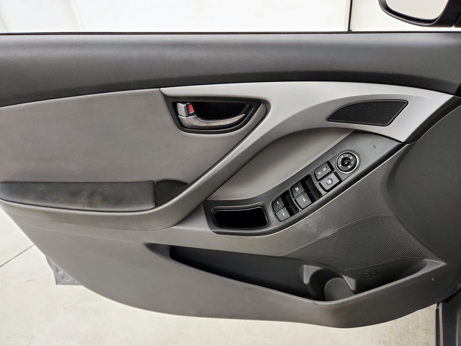 Thumbnail: 2014 Hyundai Elantra - 12