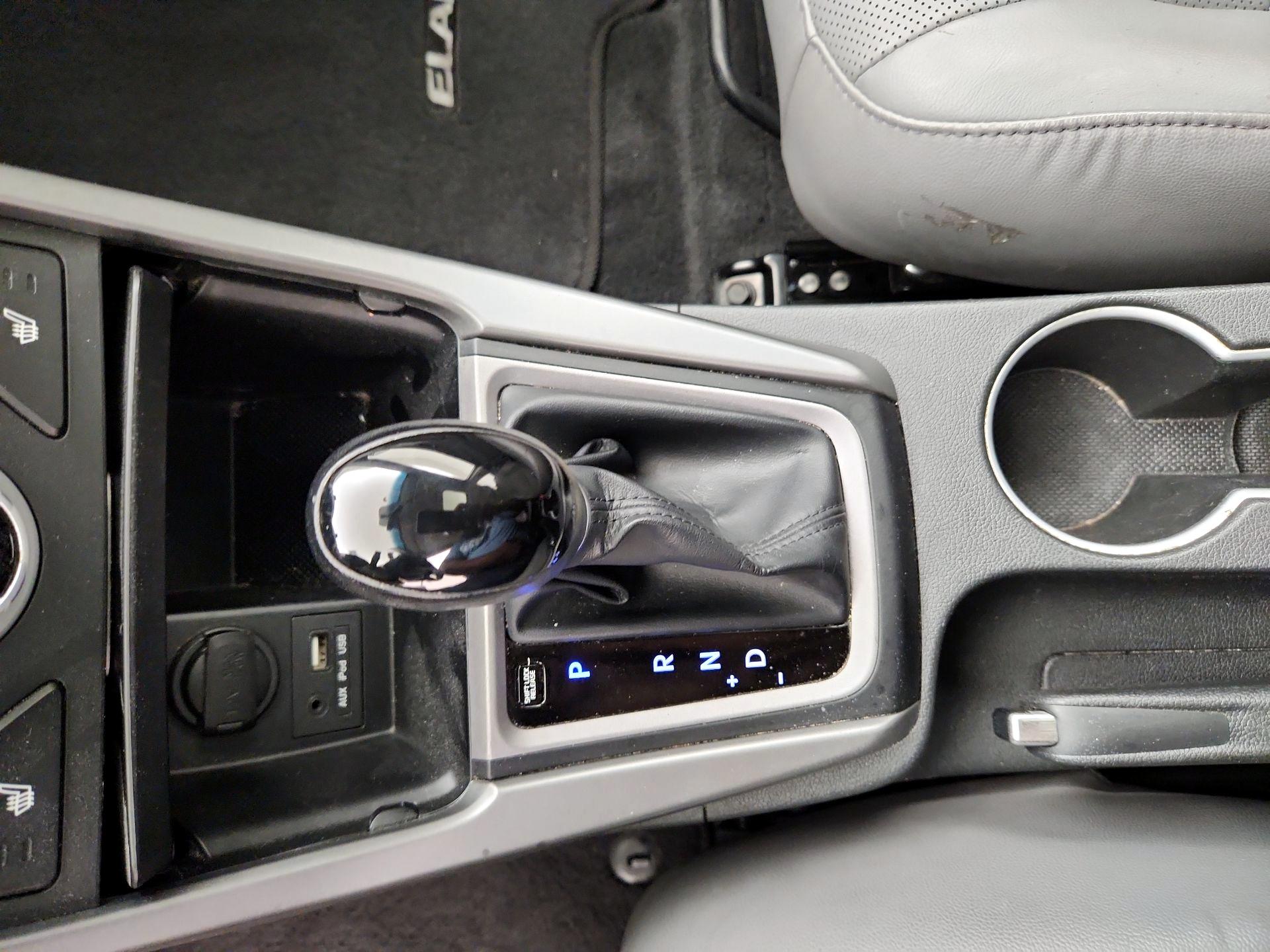 Thumbnail: 2014 Hyundai Elantra - 17