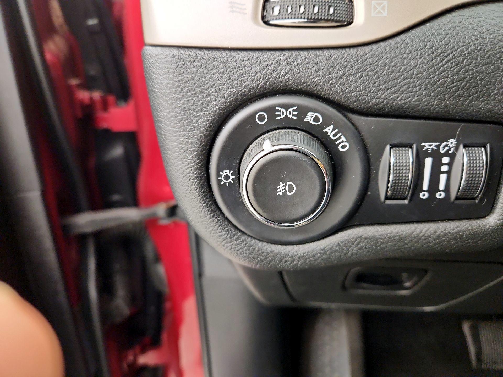 Thumbnail: 2015 Jeep Cherokee - 13