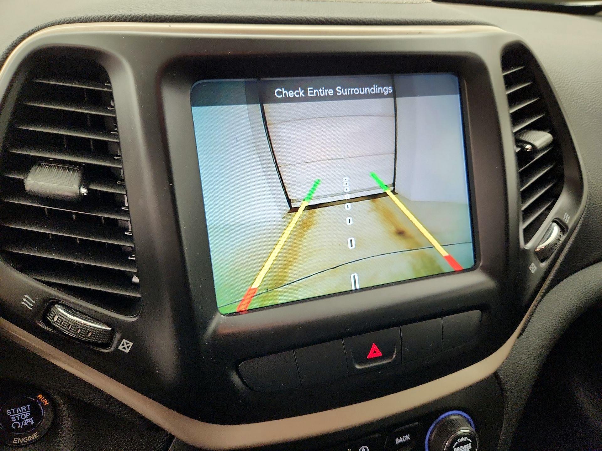 Thumbnail: 2015 Jeep Cherokee - 15