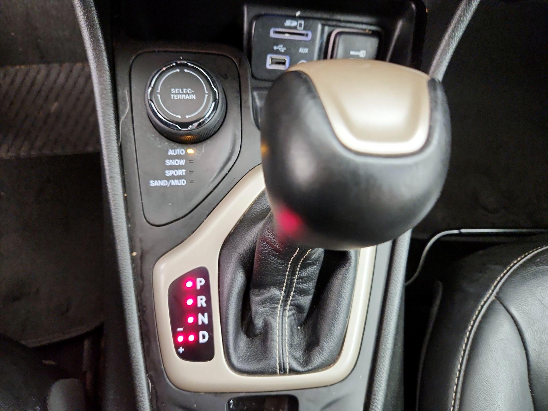 Thumbnail: 2015 Jeep Cherokee - 18