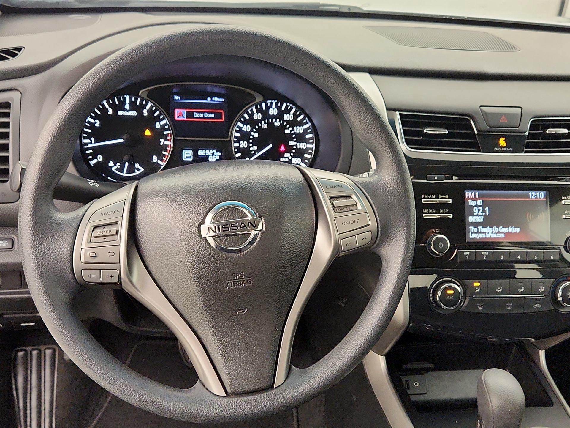 Thumbnail: 2015 Nissan Altima - 10