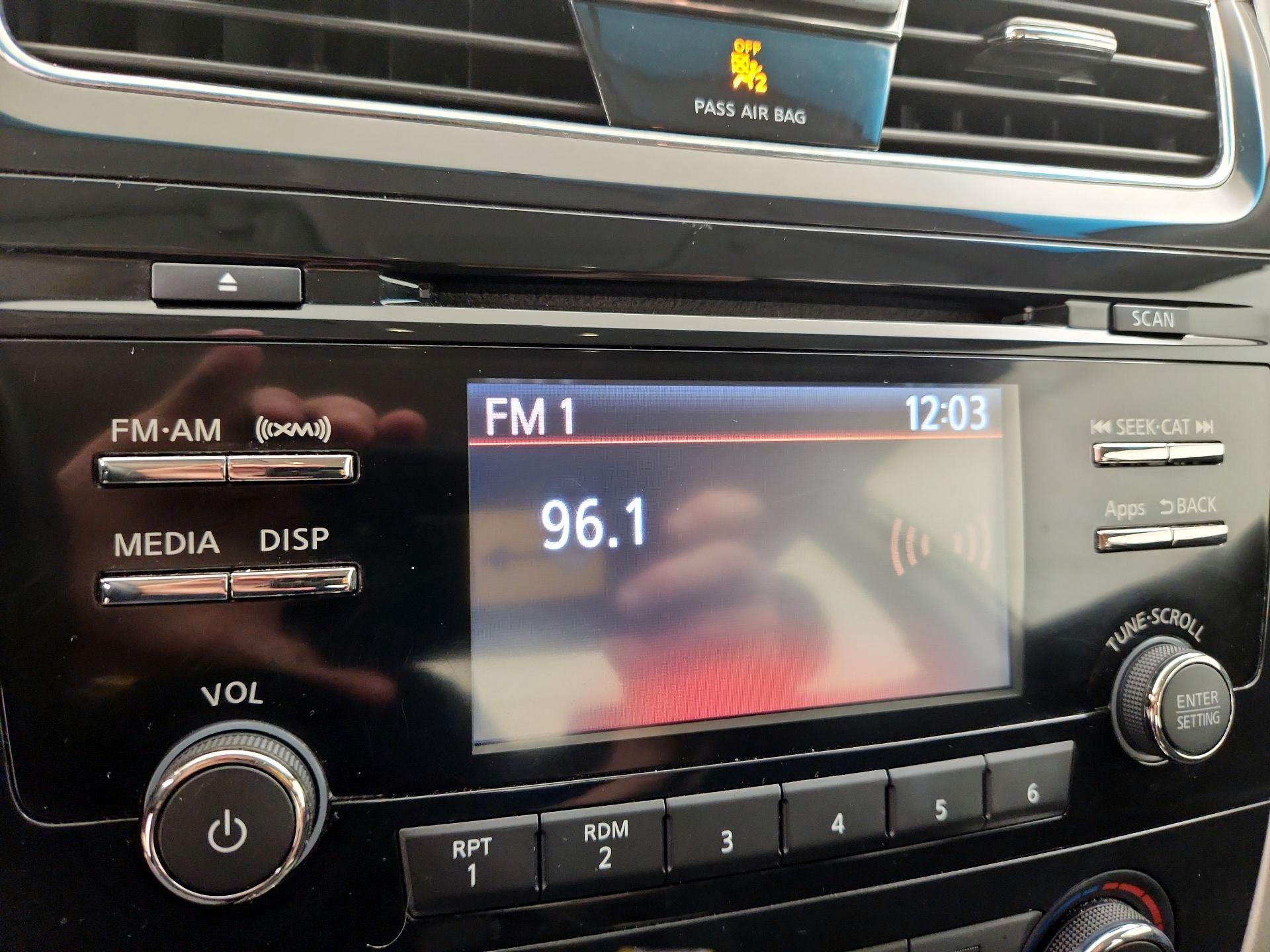 Thumbnail: 2015 Nissan Altima - 15