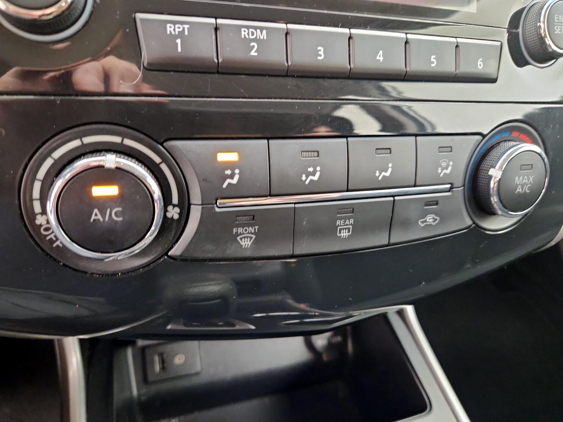 Thumbnail: 2015 Nissan Altima - 16