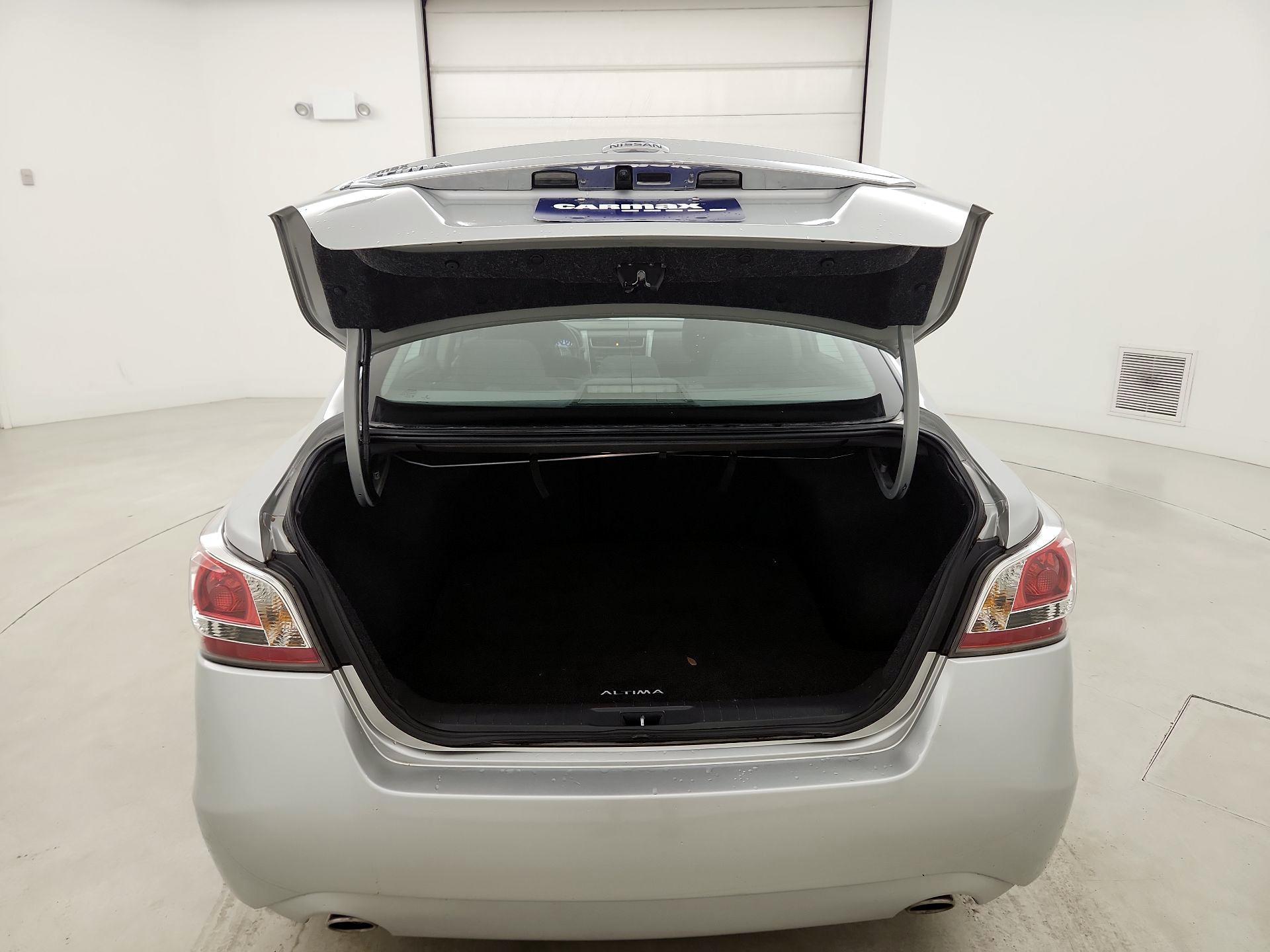 Thumbnail: 2015 Nissan Altima - 20