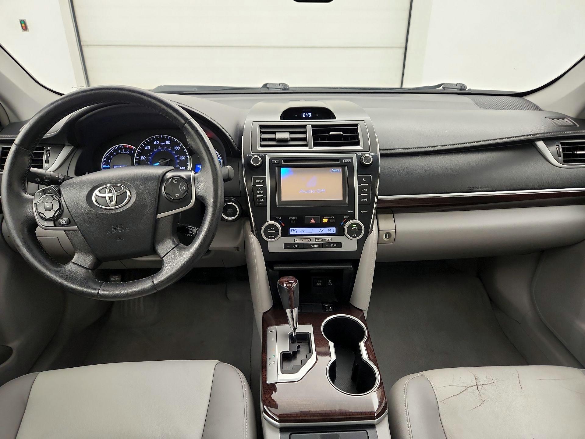 Thumbnail: 2013 Toyota Camry - 9