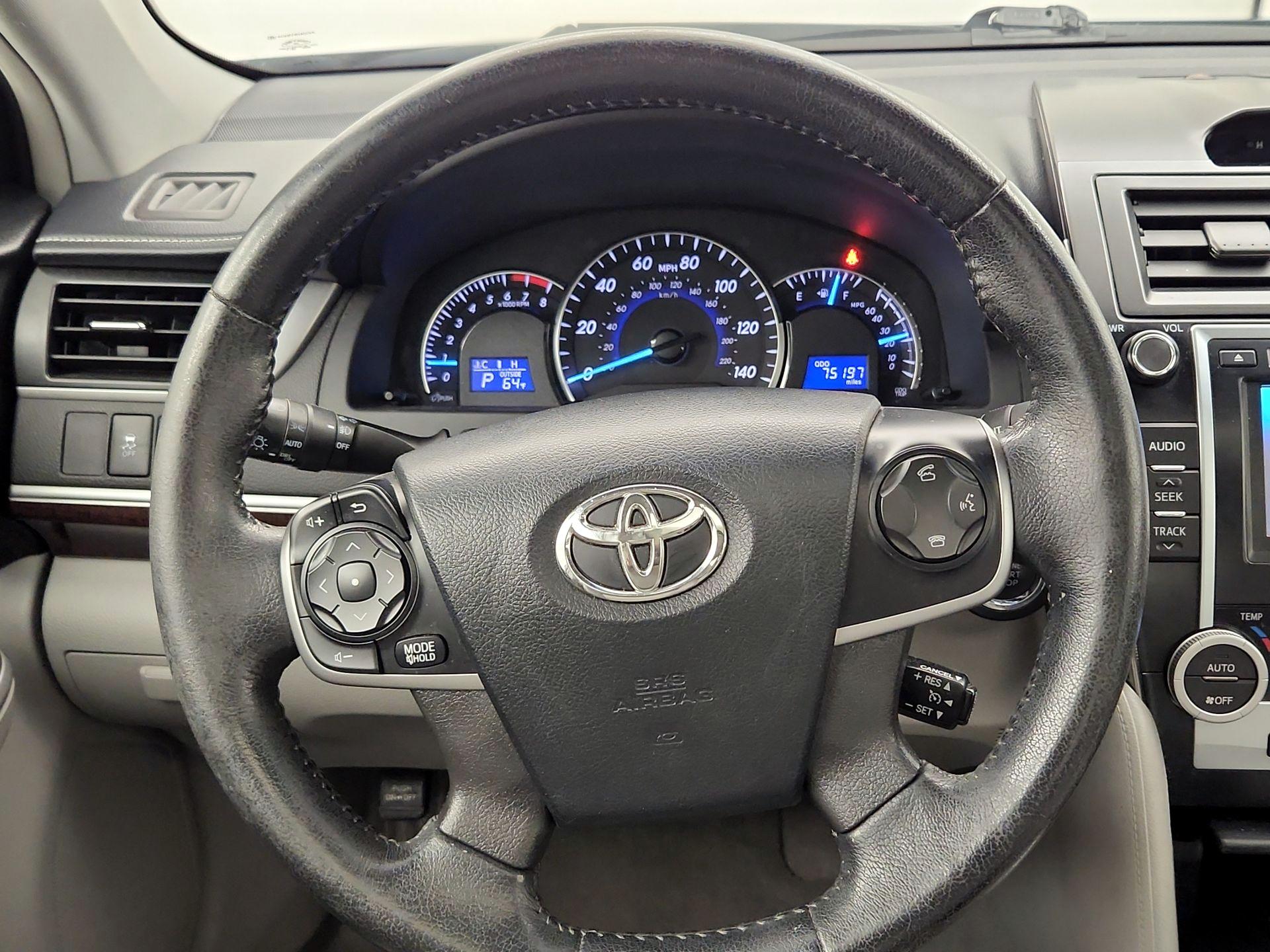 Thumbnail: 2013 Toyota Camry - 10