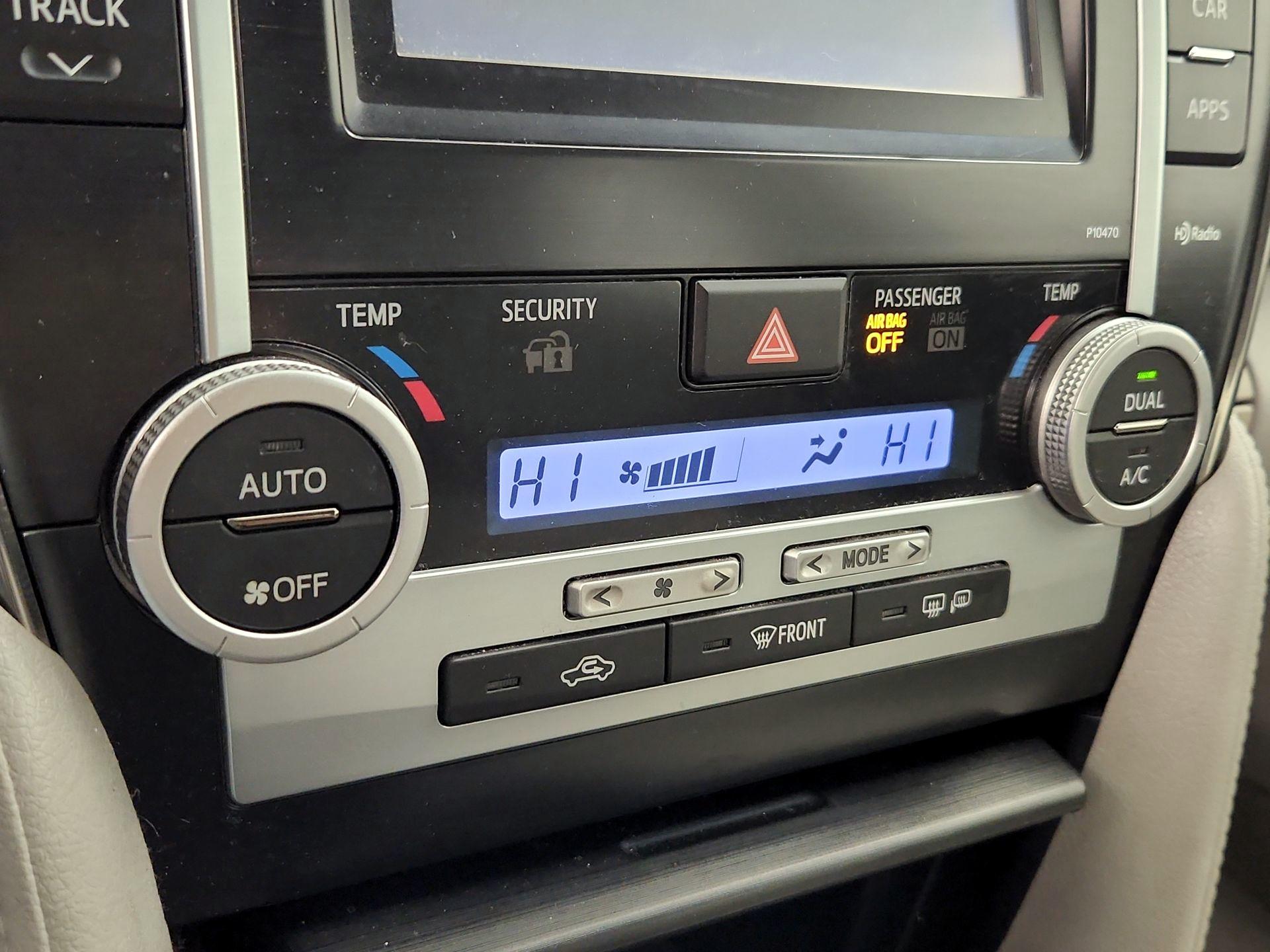 Thumbnail: 2013 Toyota Camry - 16