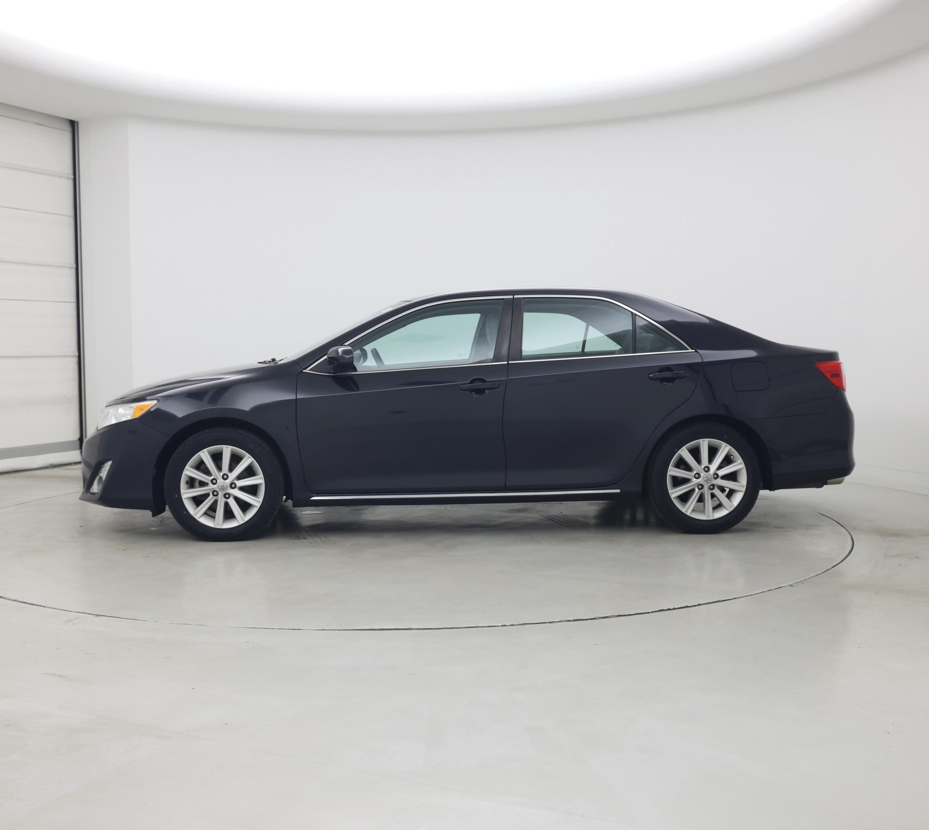 Thumbnail: 2013 Toyota Camry - 3