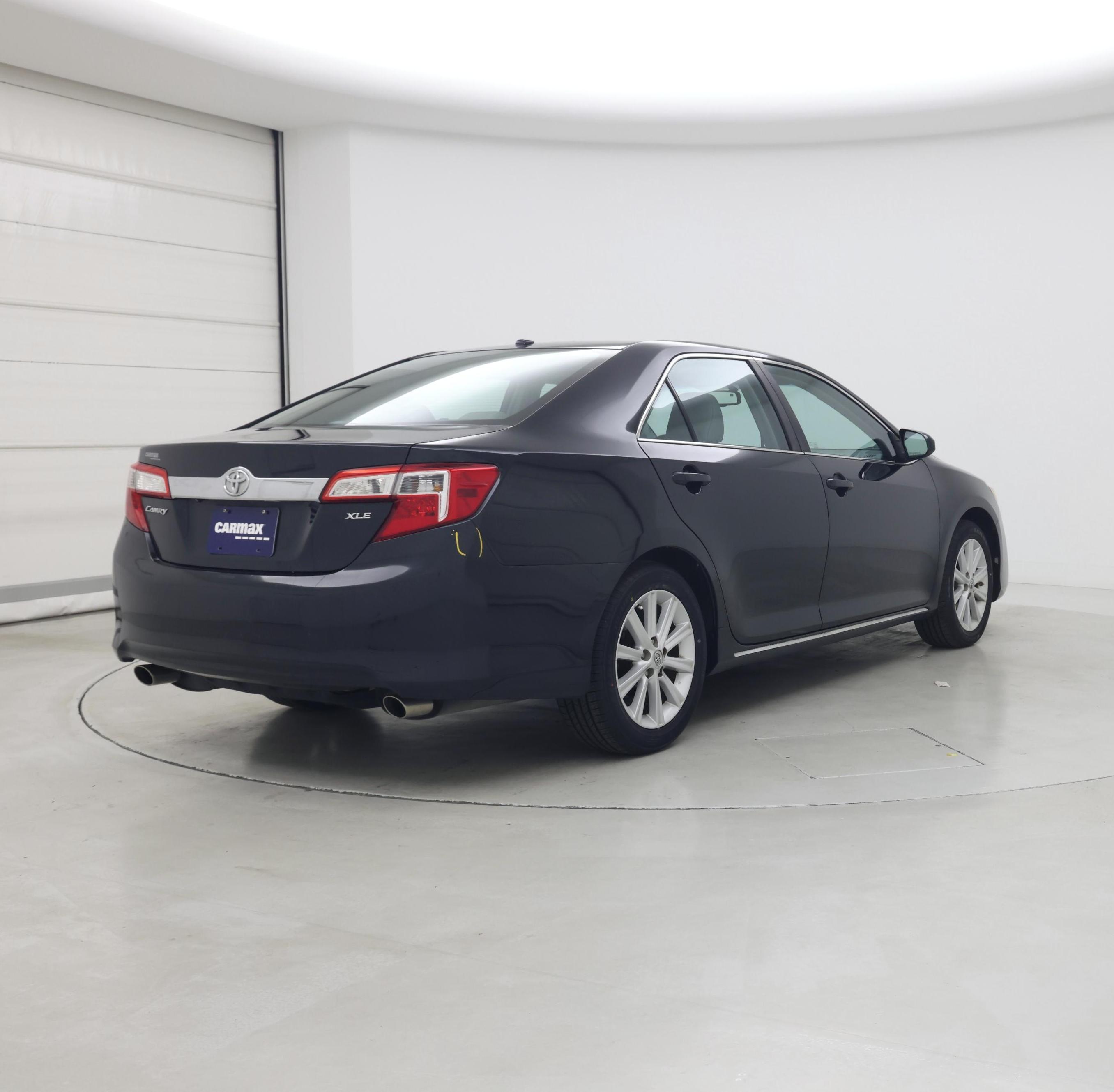 Thumbnail: 2013 Toyota Camry - 8