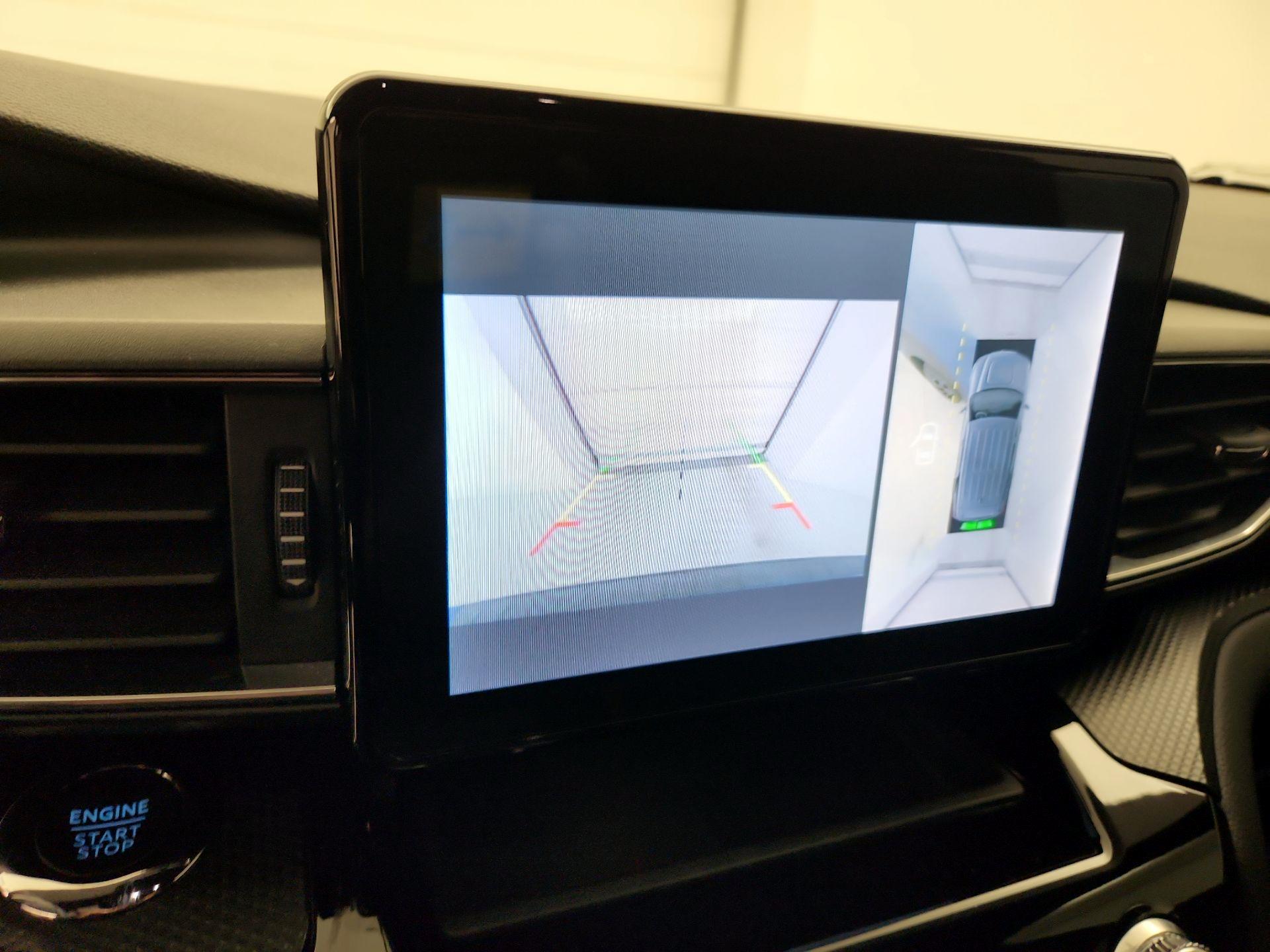 Thumbnail: 2022 Ford Explorer - 14