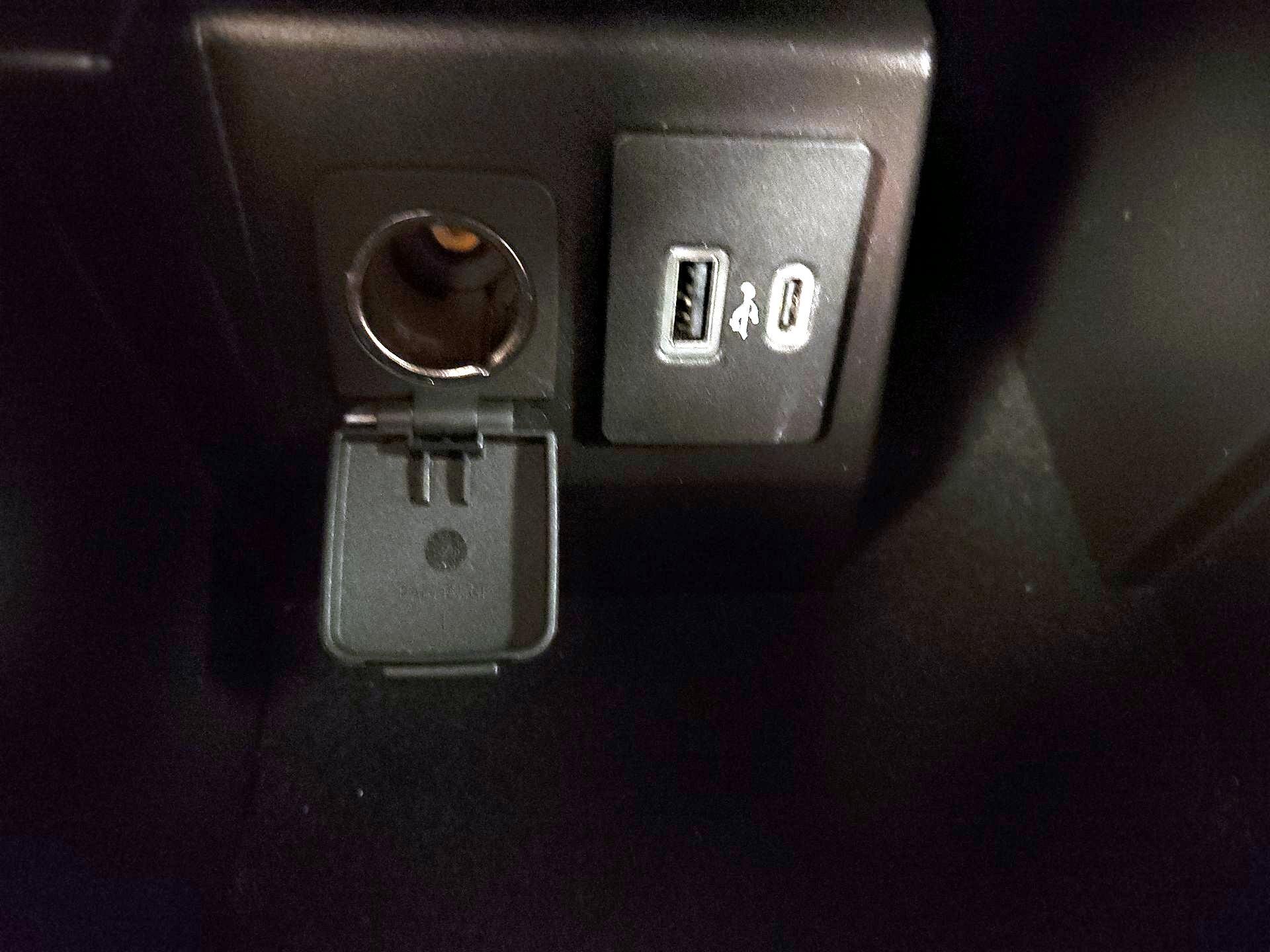 Thumbnail: 2022 Ford Explorer - 18