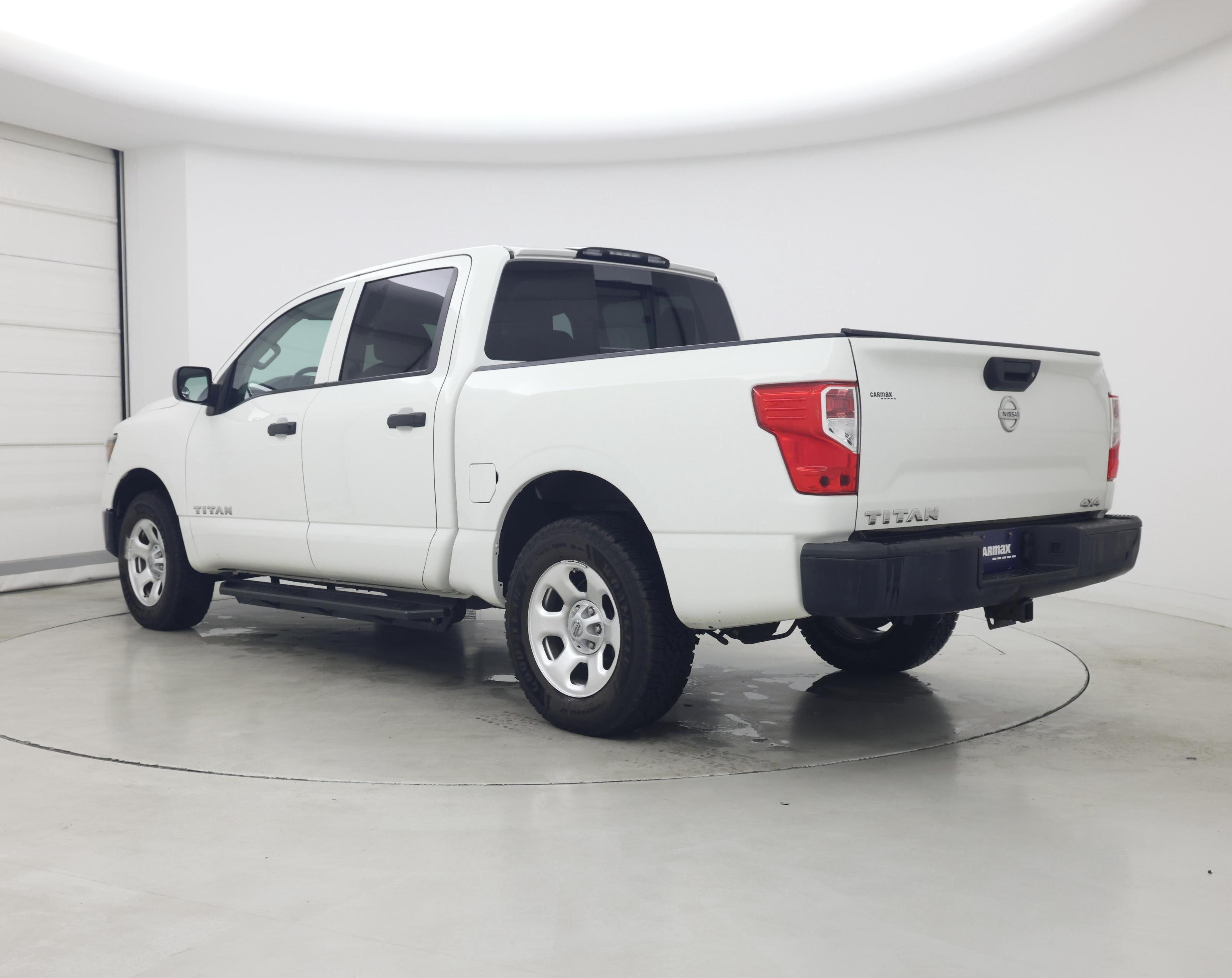 Thumbnail: 2017 Nissan Titan - 2