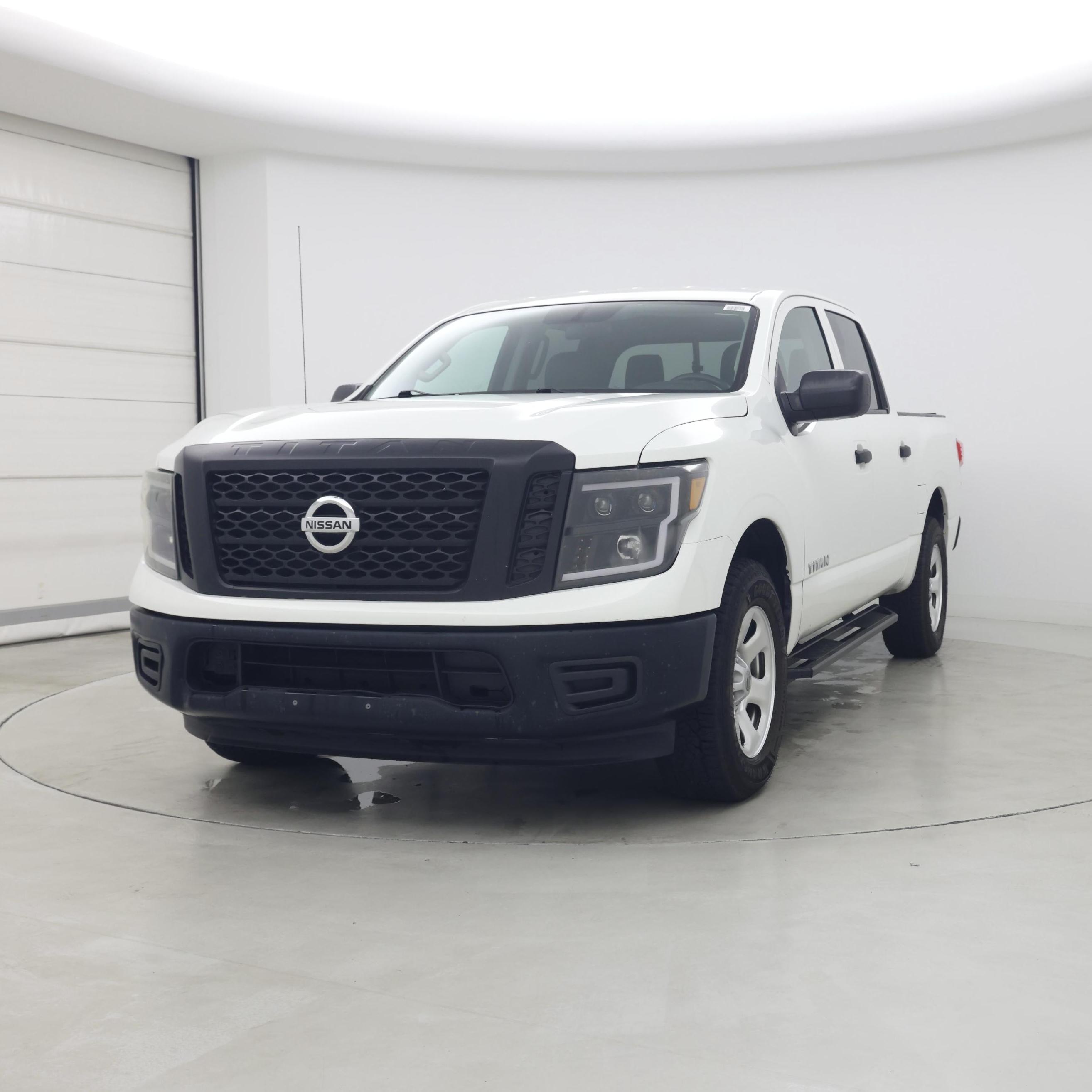 Thumbnail: 2017 Nissan Titan - 4