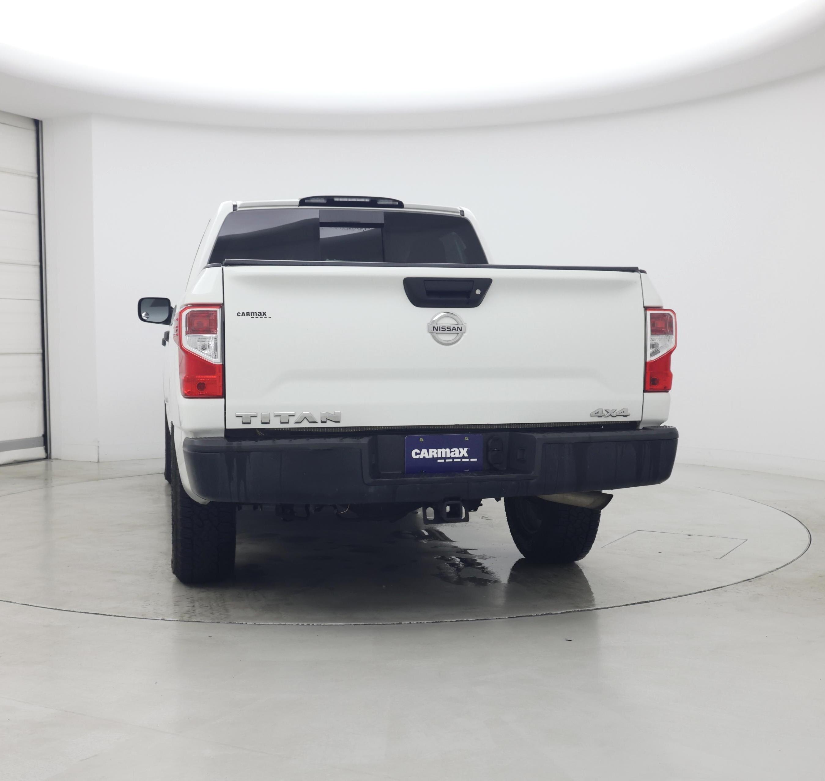 Thumbnail: 2017 Nissan Titan - 6