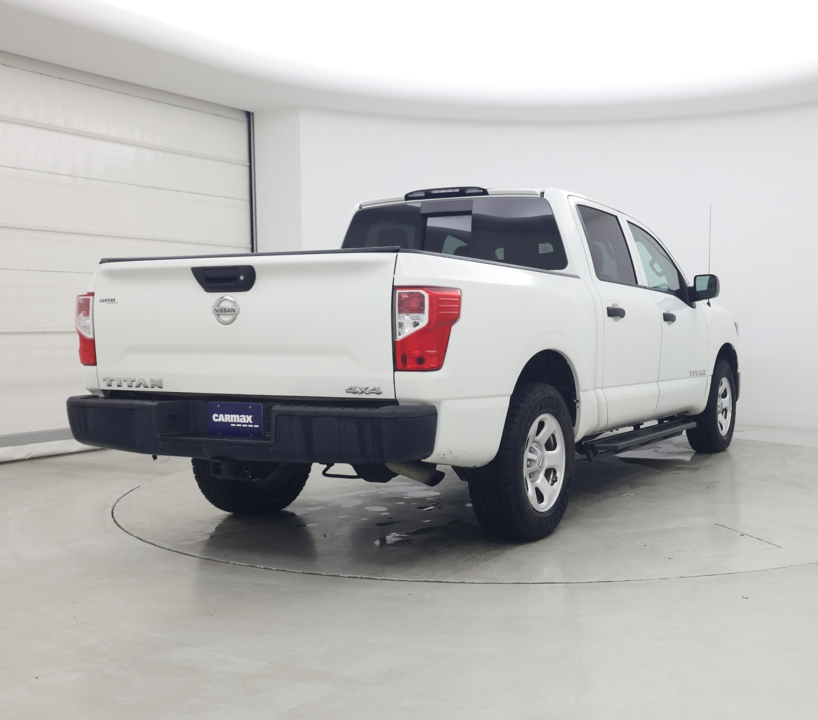 Thumbnail: 2017 Nissan Titan - 8