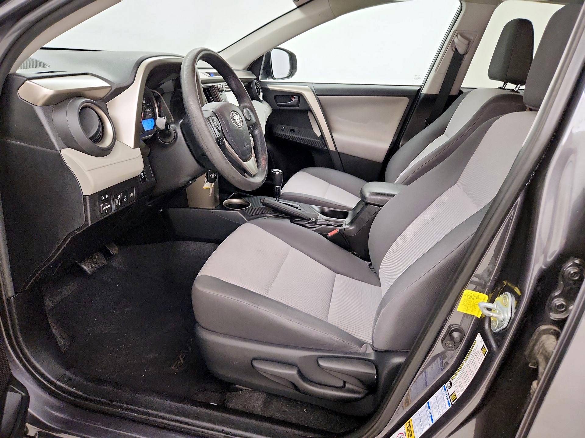 Thumbnail: 2015 Toyota RAV4 - 11