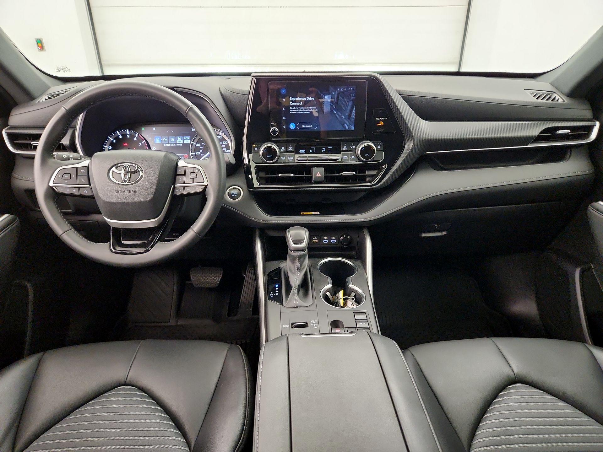 Thumbnail: 2024 Toyota Highlander - 9