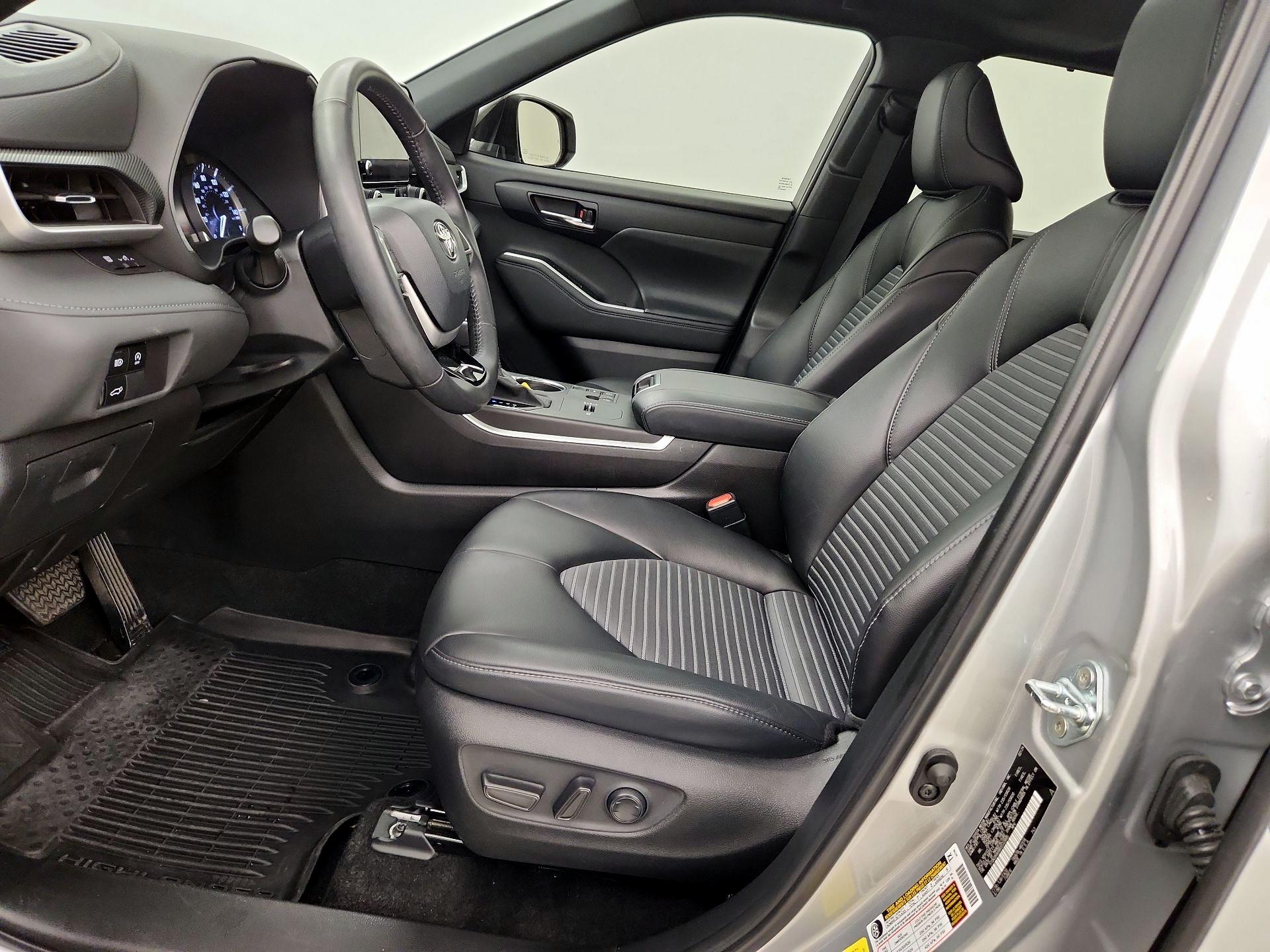 Thumbnail: 2024 Toyota Highlander - 11