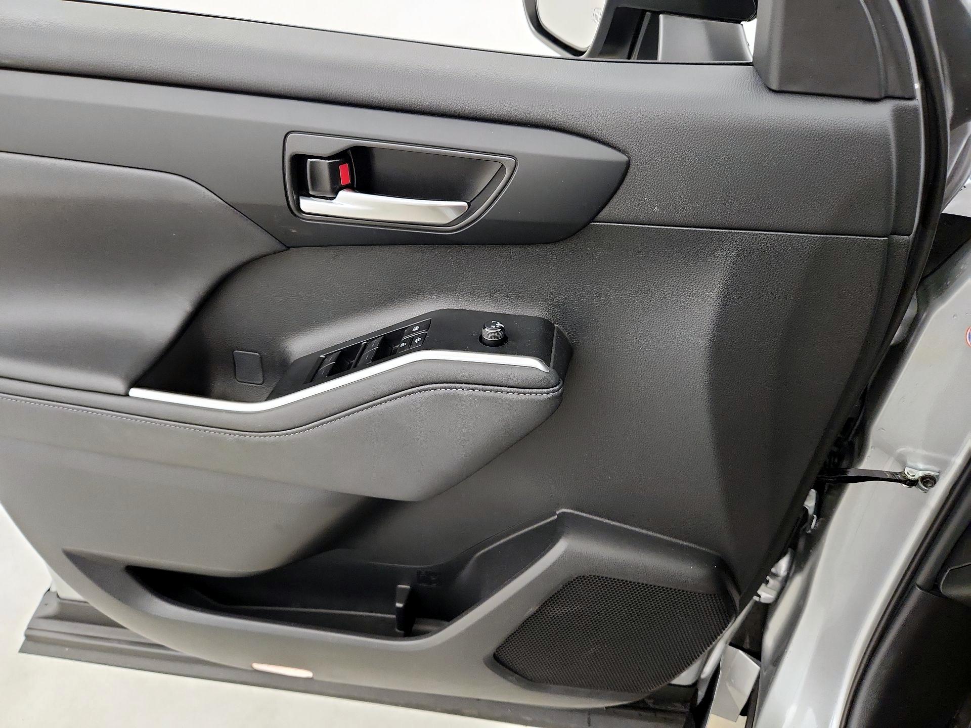 Thumbnail: 2024 Toyota Highlander - 12