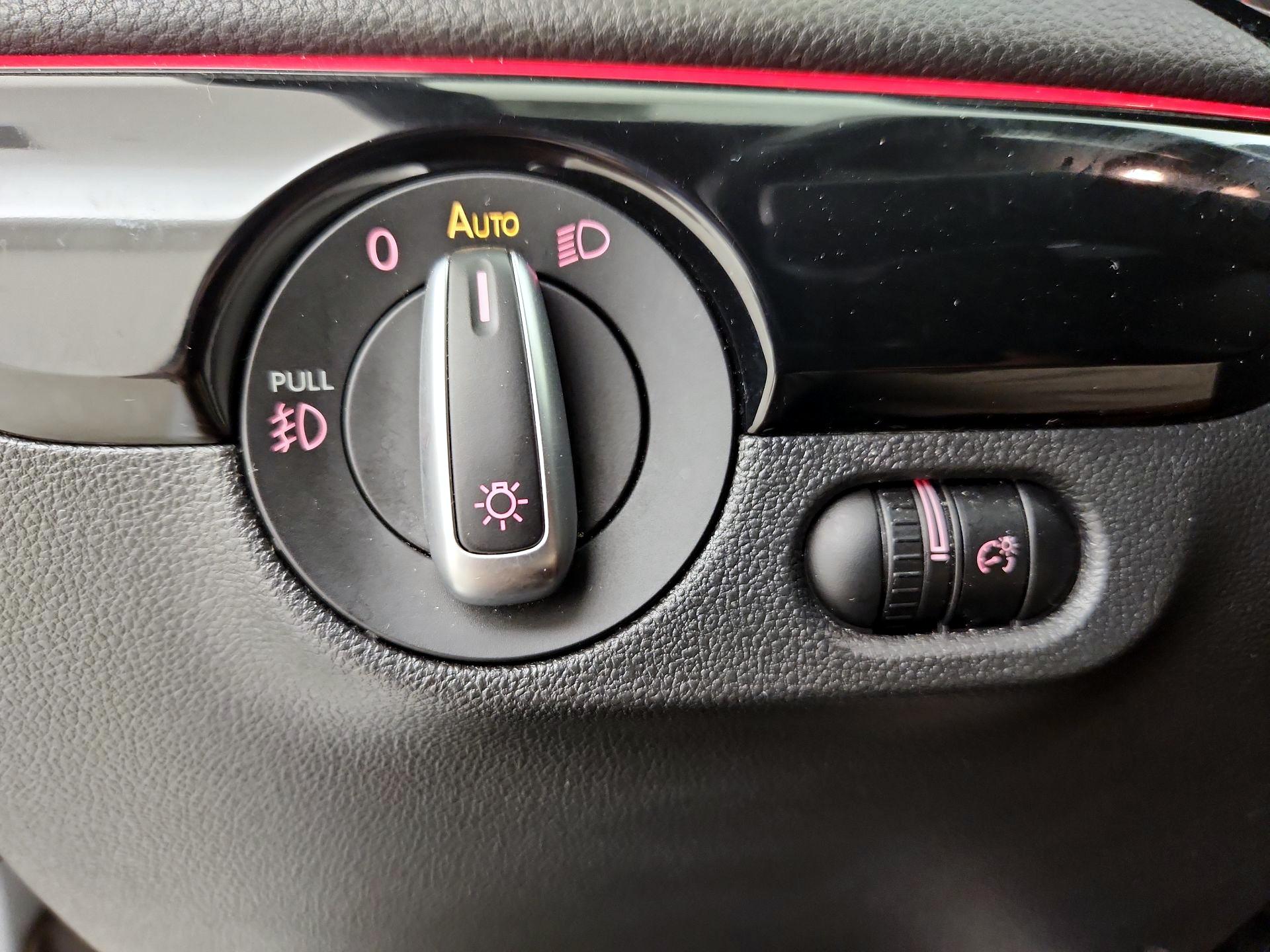 Thumbnail: 2017 Volkswagen Jetta - 13