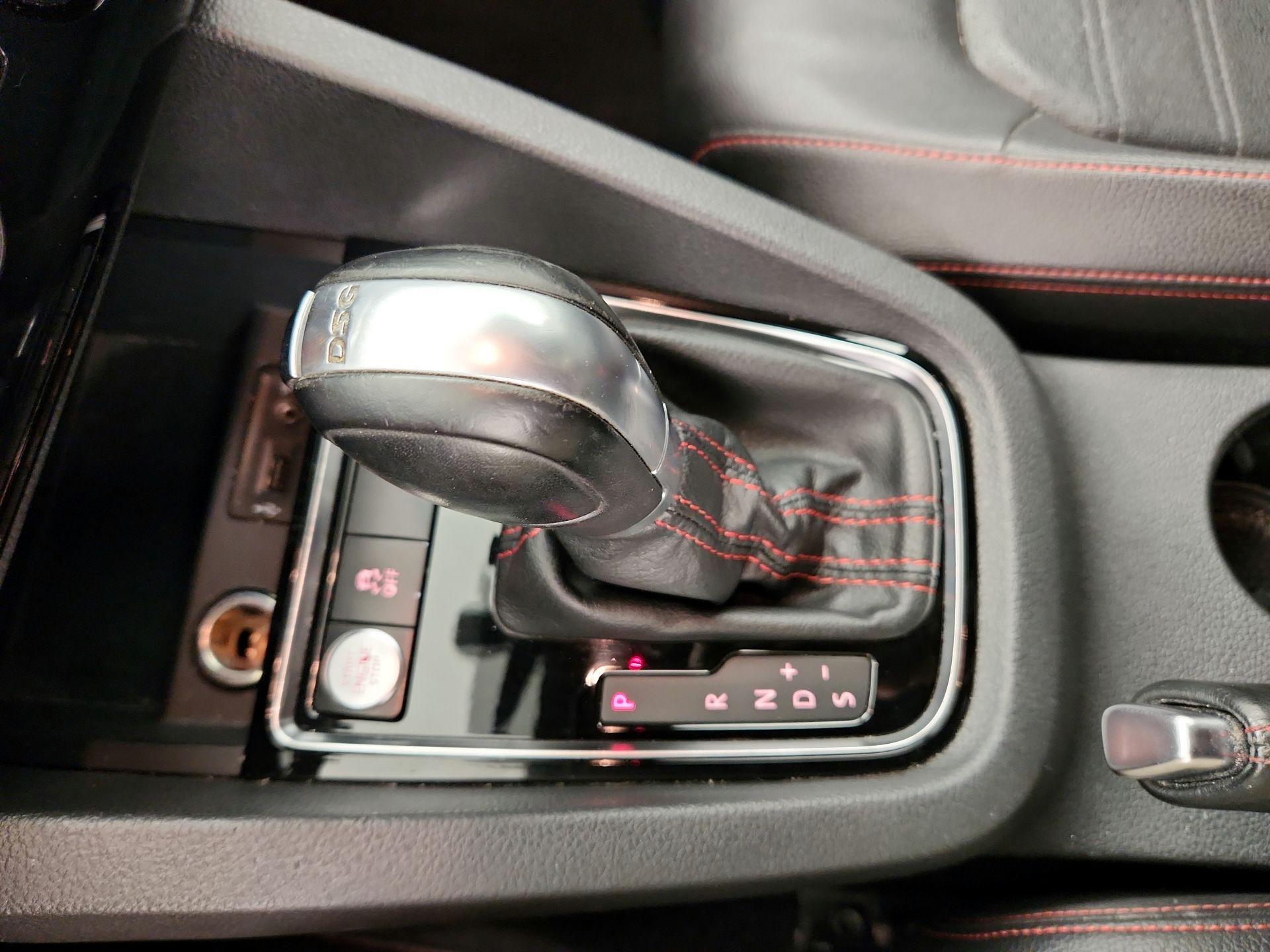 Thumbnail: 2017 Volkswagen Jetta - 18