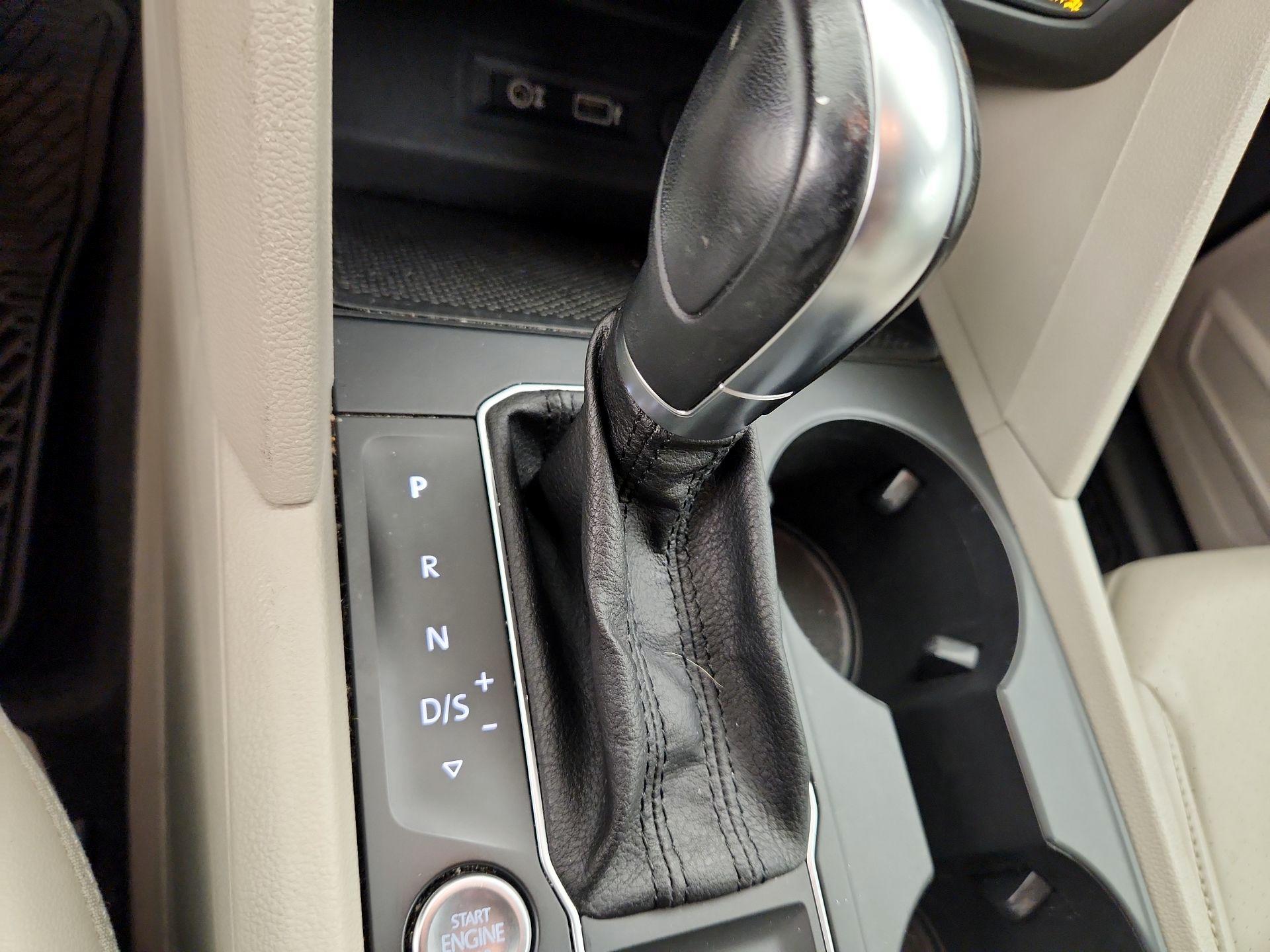 Thumbnail: 2018 Volkswagen Atlas - 17