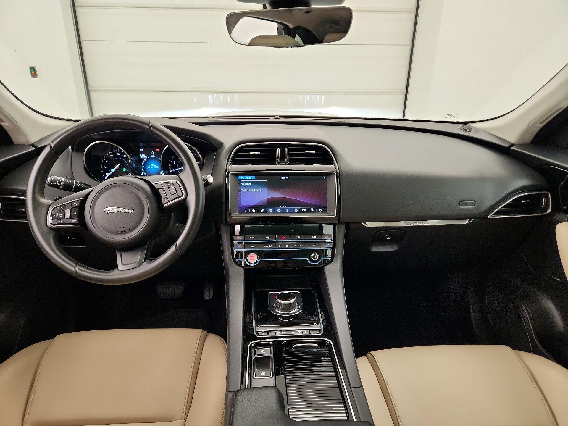 Thumbnail: 2020 Jaguar F-Pace - 9