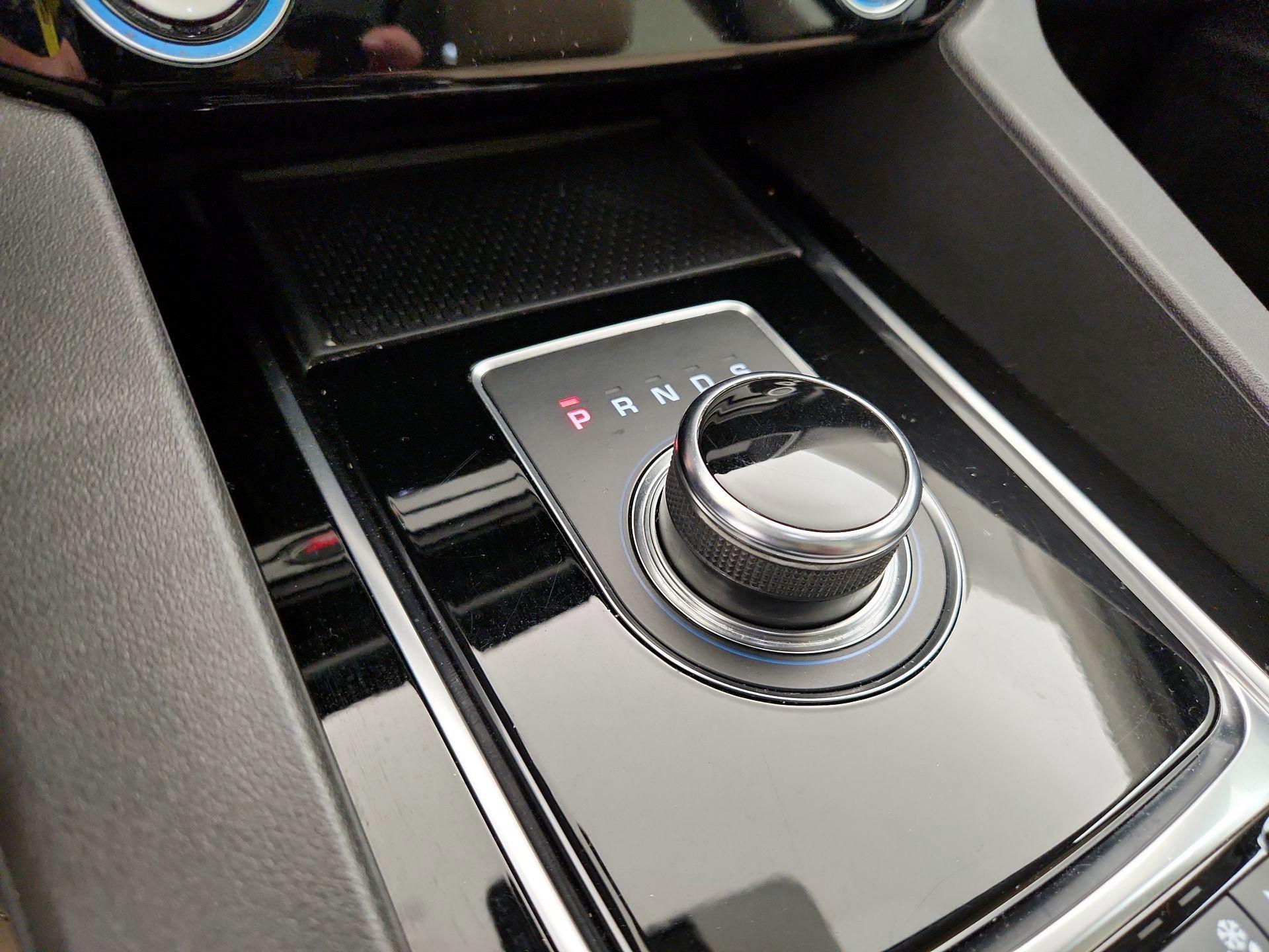 Thumbnail: 2020 Jaguar F-Pace - 17
