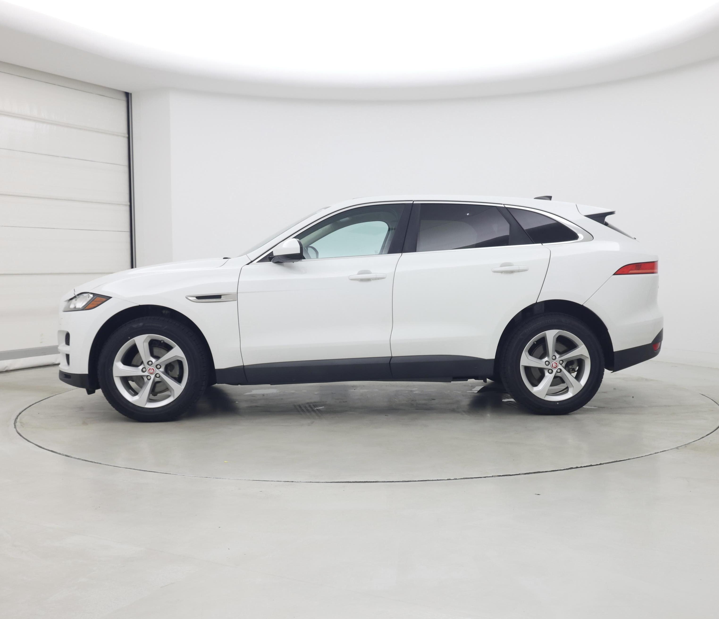 Thumbnail: 2020 Jaguar F-Pace - 3