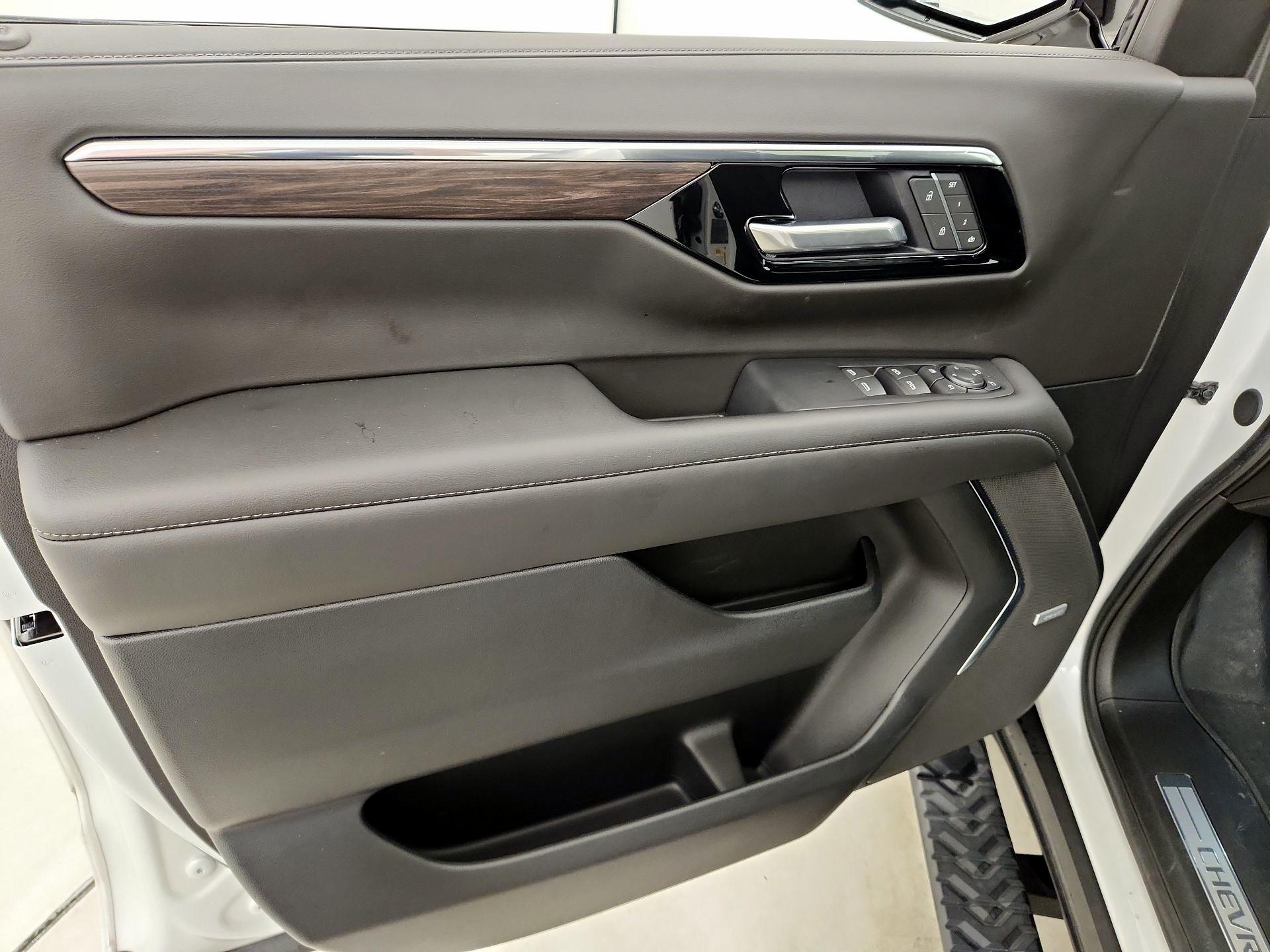 Thumbnail: 2025 Chevrolet Tahoe - 12