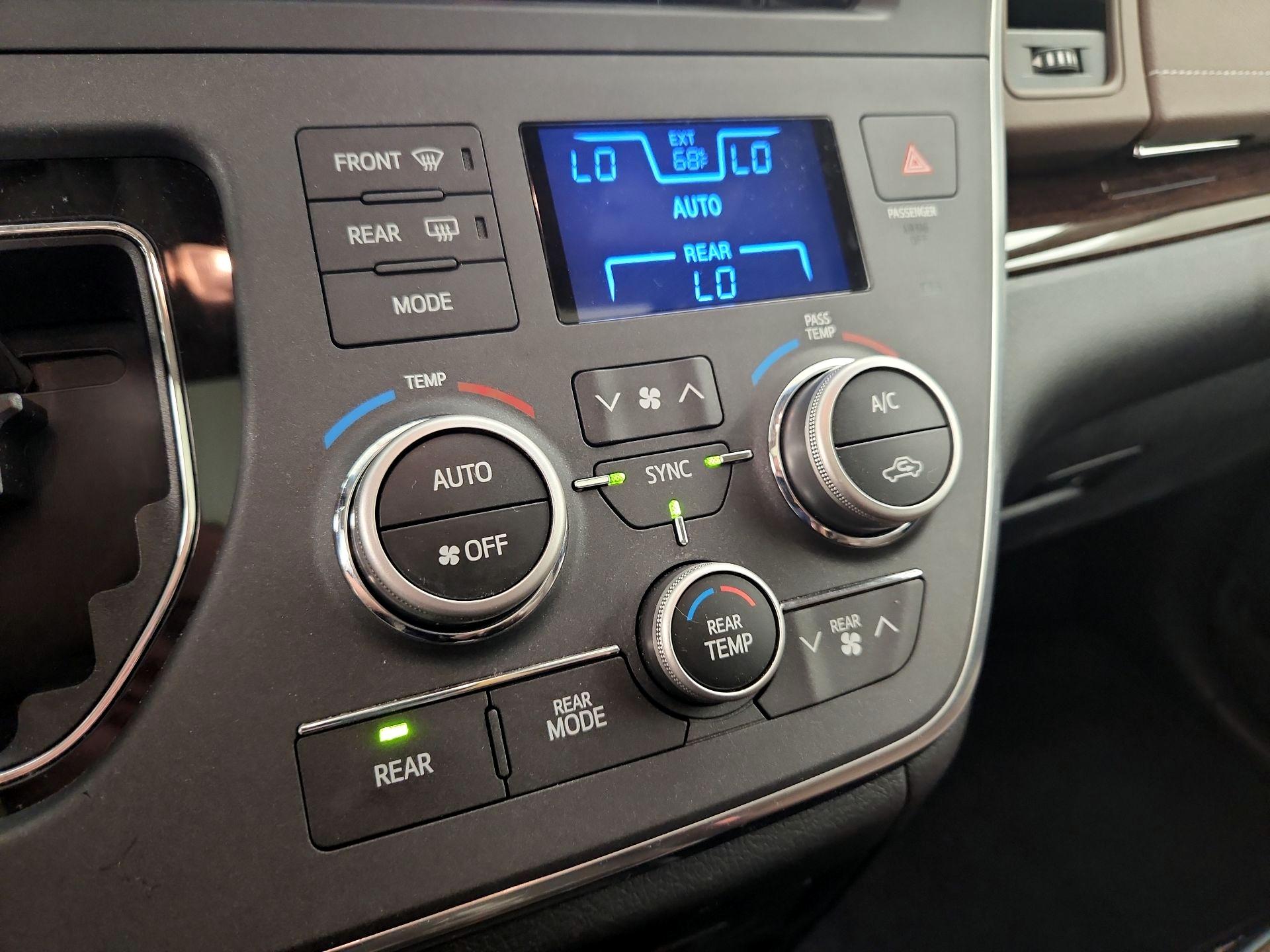 Thumbnail: 2015 Toyota Sienna - 17