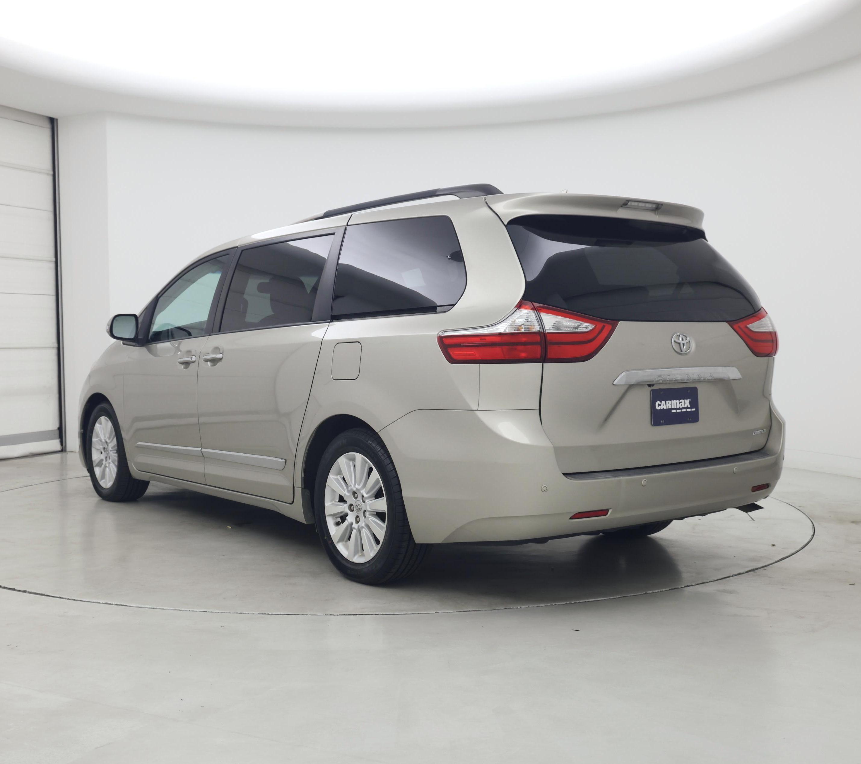 Thumbnail: 2015 Toyota Sienna - 2