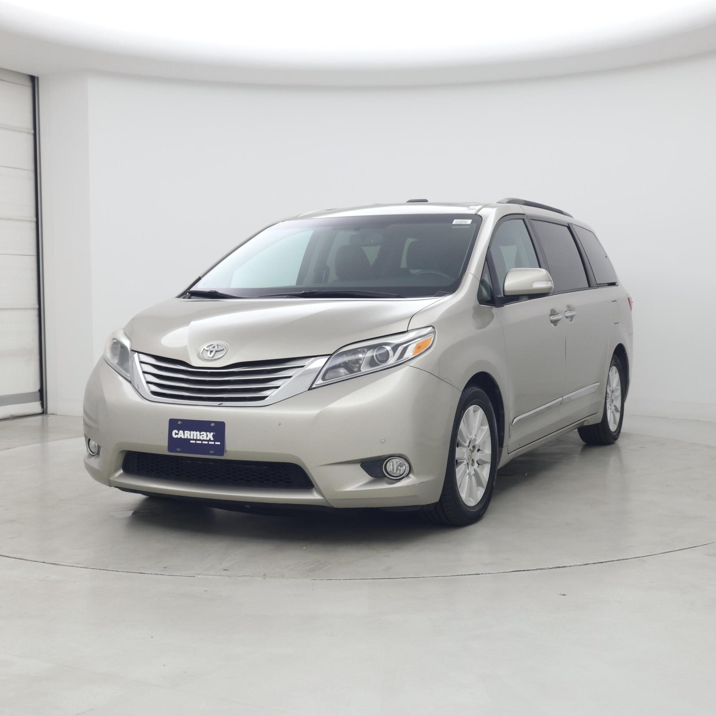Thumbnail: 2015 Toyota Sienna - 4