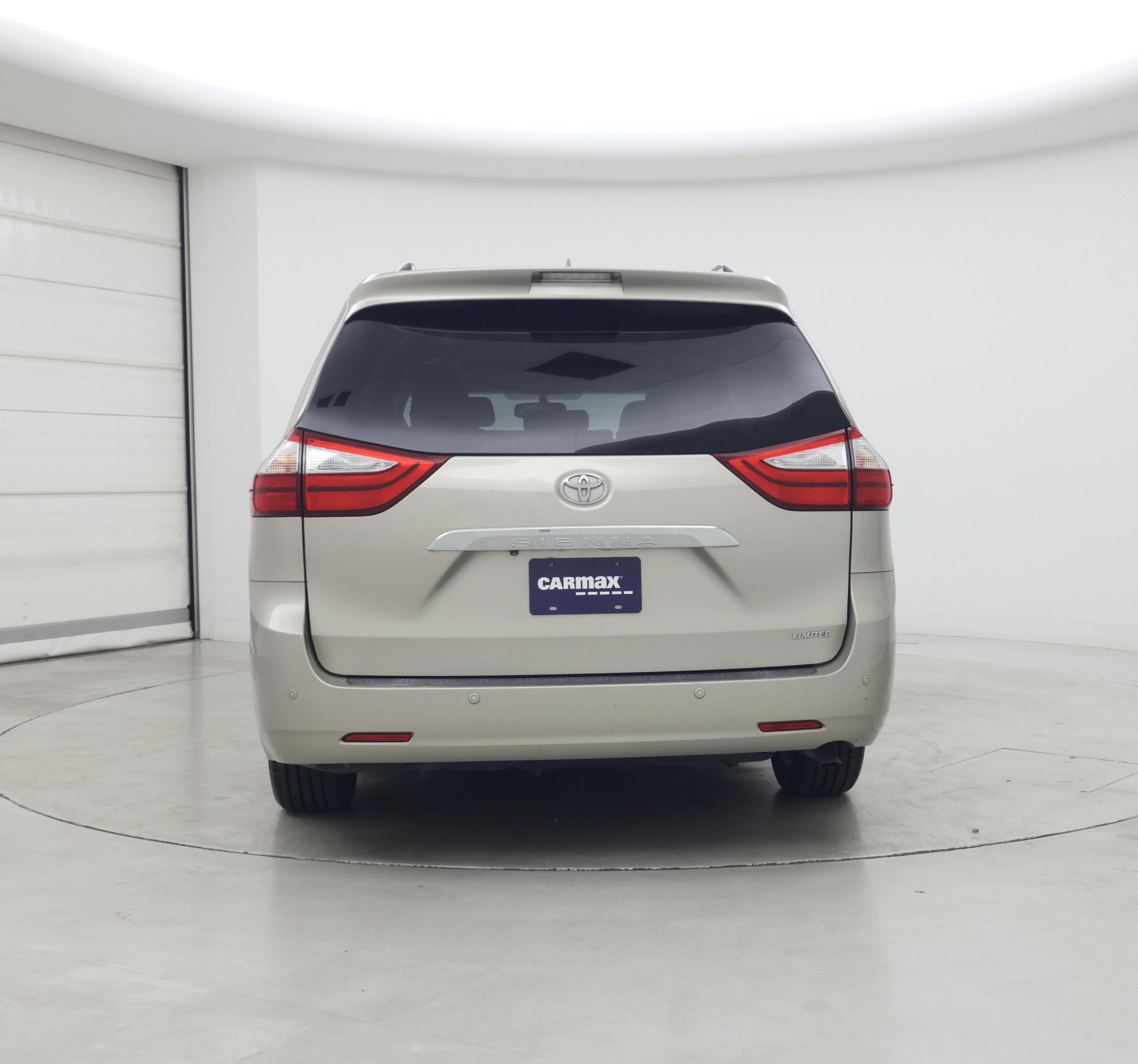 Thumbnail: 2015 Toyota Sienna - 6