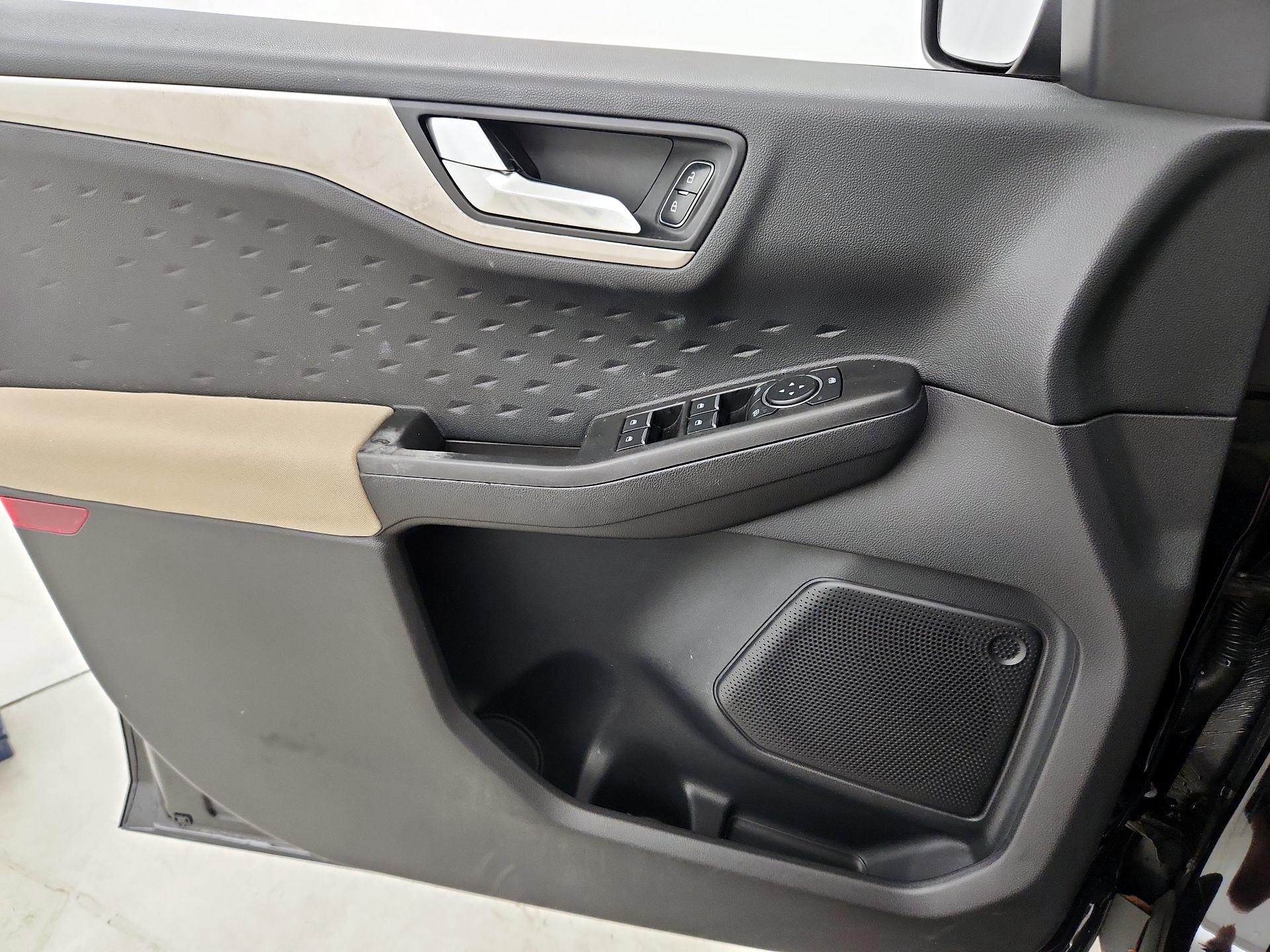 Thumbnail: 2020 Ford Escape - 12