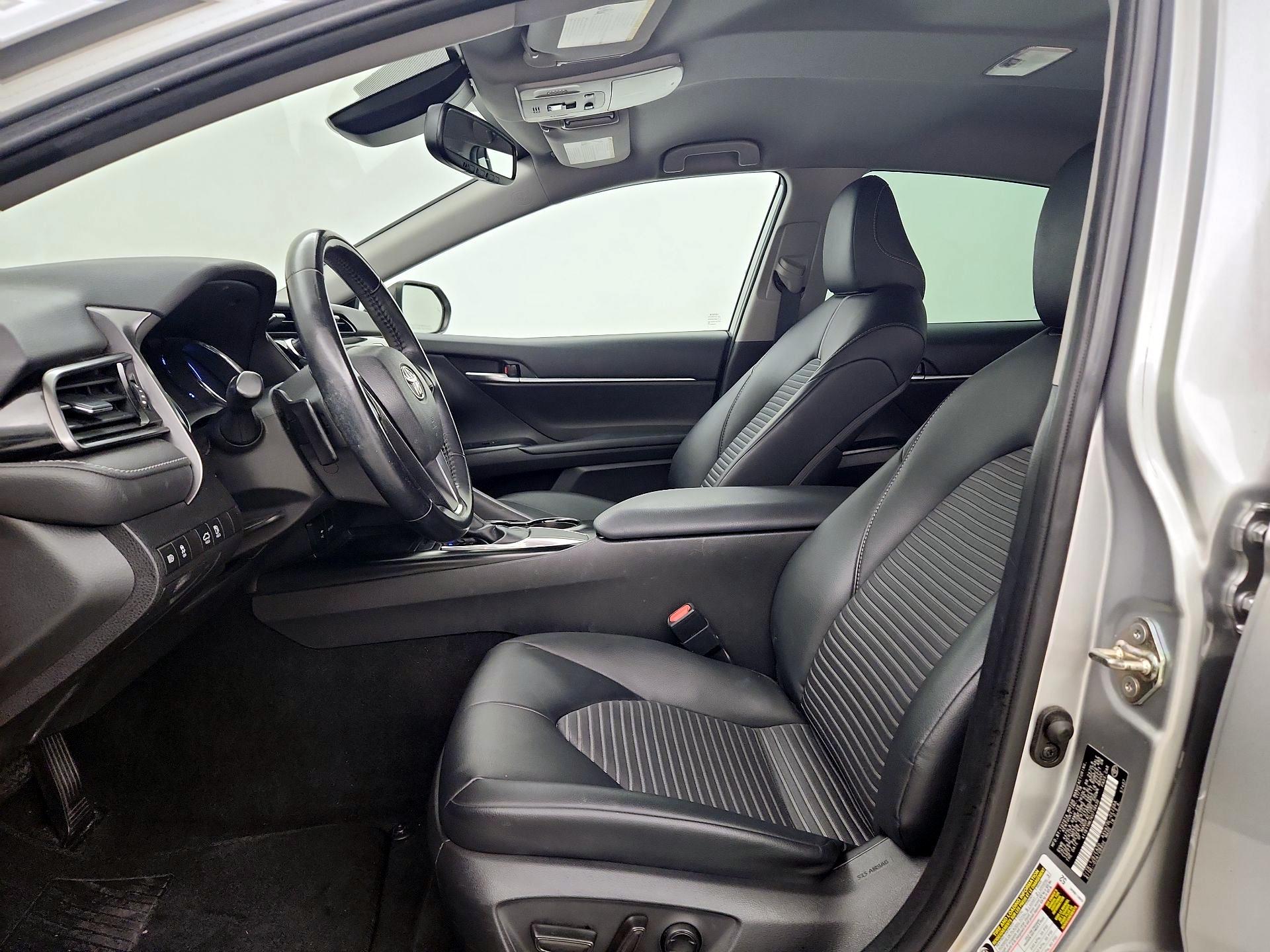 Thumbnail: 2019 Toyota Camry - 11