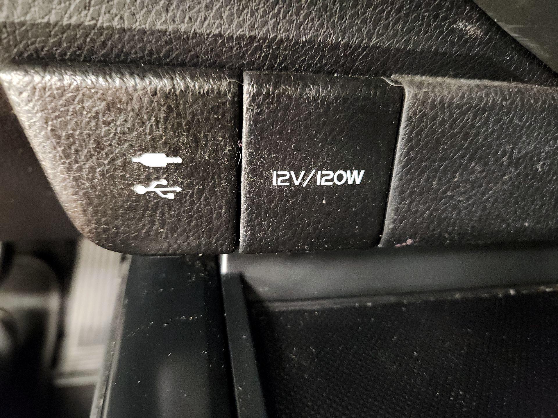 Thumbnail: 2019 Toyota Camry - 18