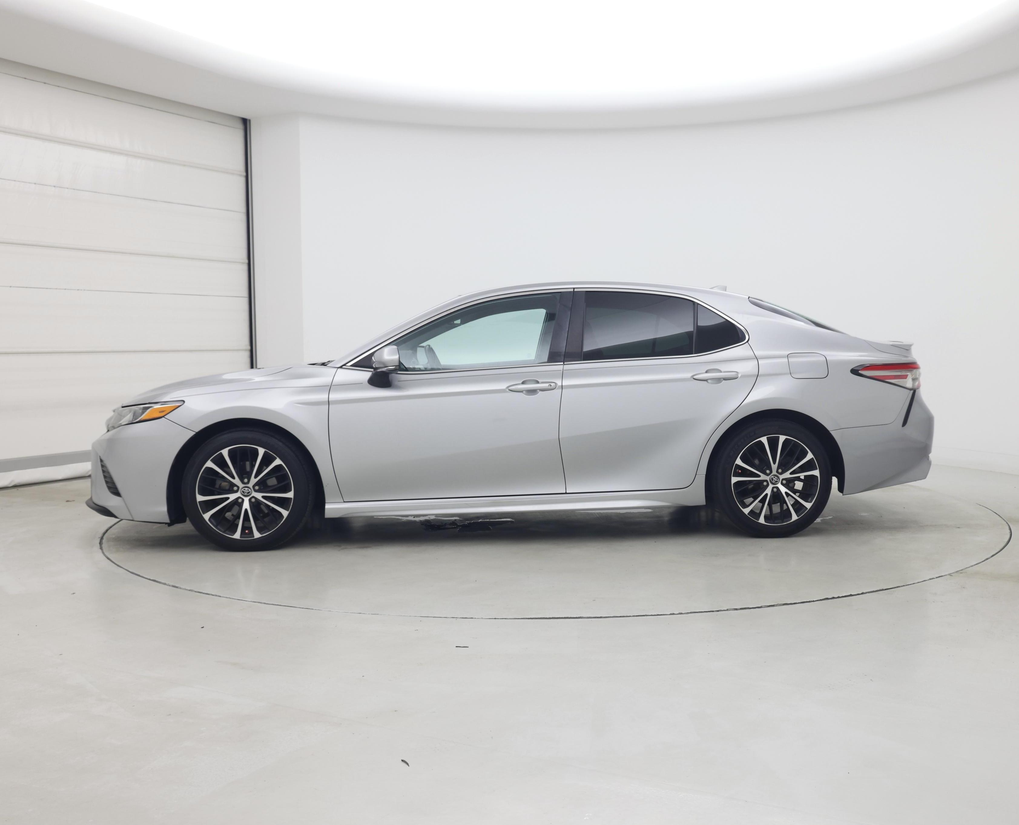 Thumbnail: 2019 Toyota Camry - 3