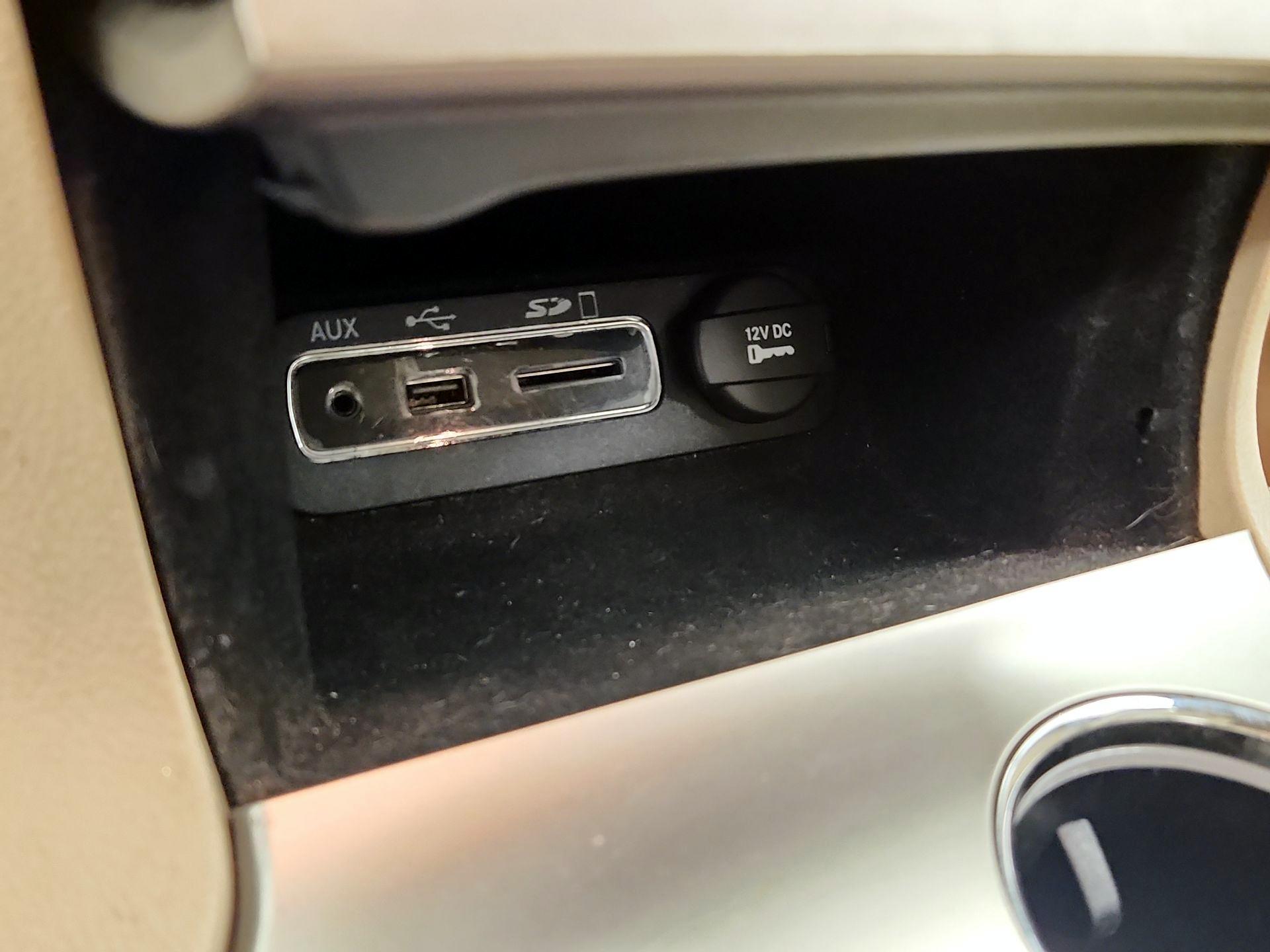 Thumbnail: 2014 Jeep Grand Cherokee - 17