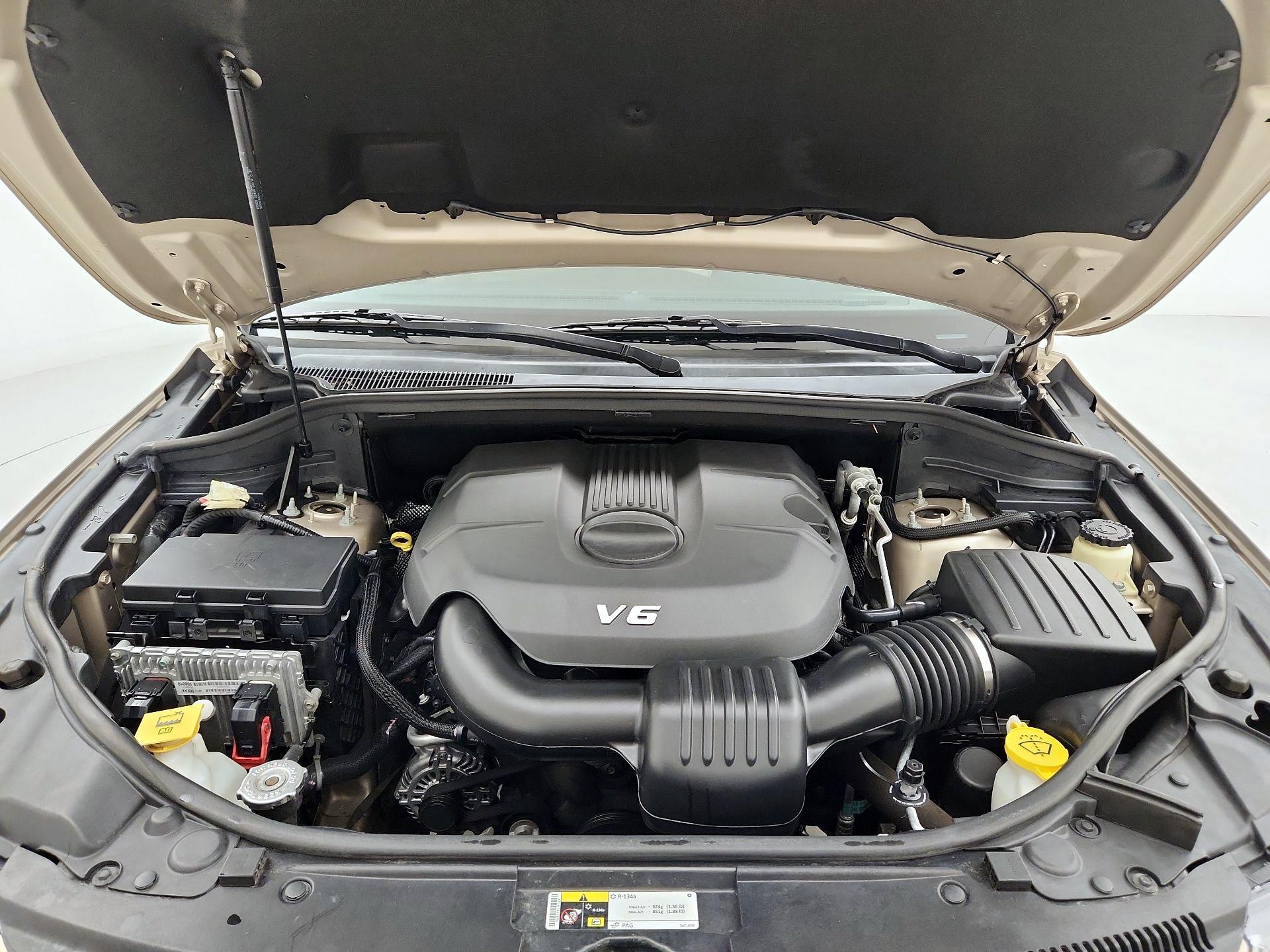 Thumbnail: 2014 Jeep Grand Cherokee - 20