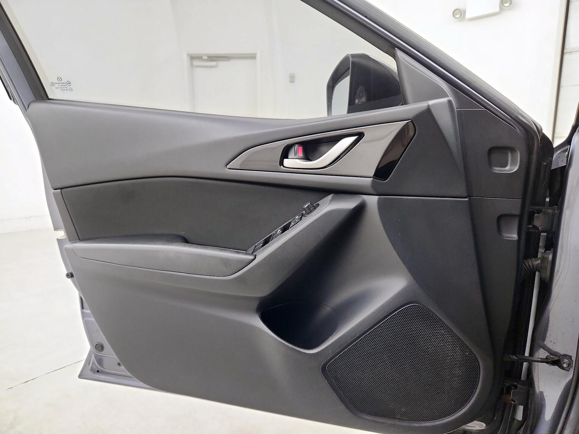 Thumbnail: 2016 Mazda Mazda3 - 12
