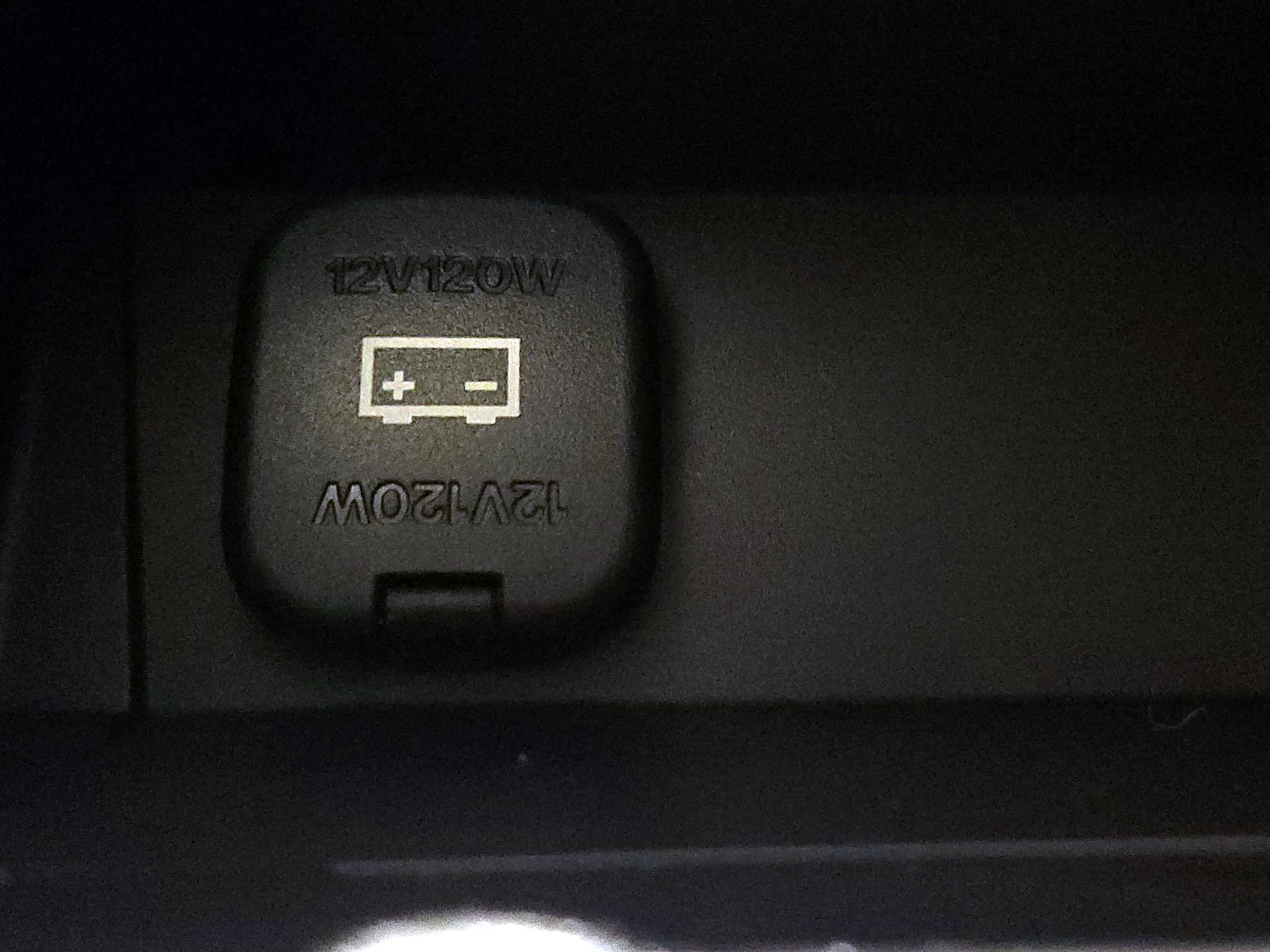 Thumbnail: 2016 Mazda Mazda3 - 18