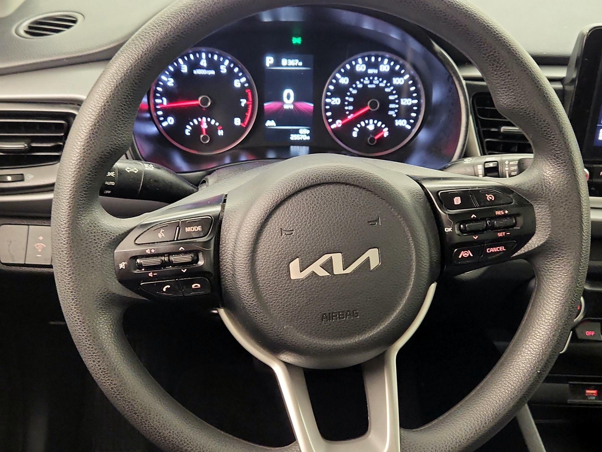 Thumbnail: 2022 Kia Rio - 10