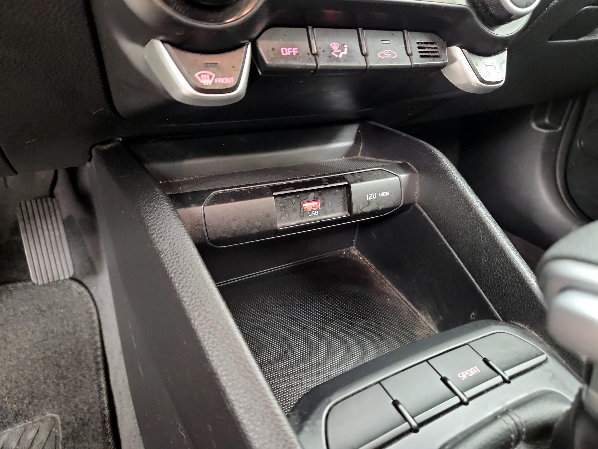 Thumbnail: 2022 Kia Rio - 18
