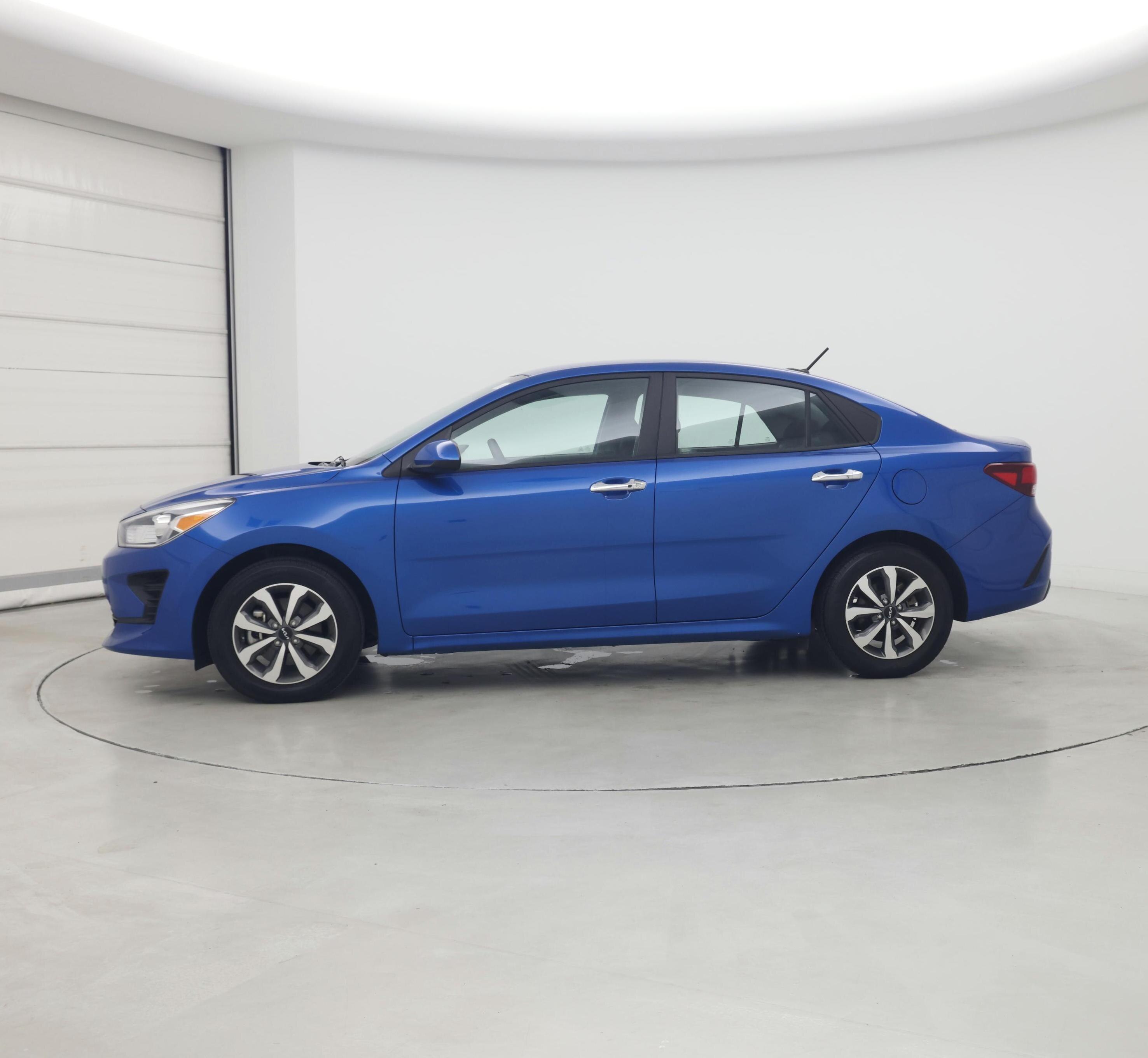 Thumbnail: 2022 Kia Rio - 3
