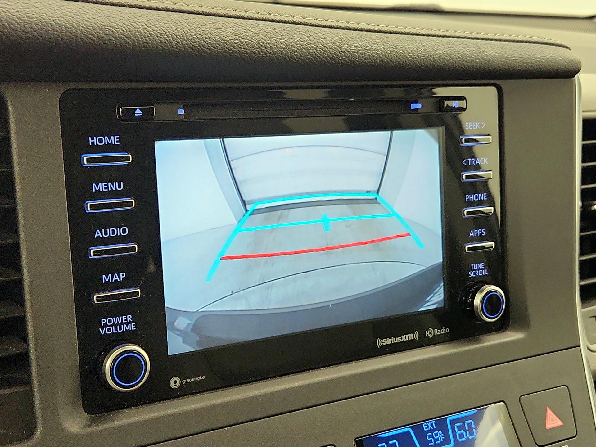 Thumbnail: 2018 Toyota Sienna - 15