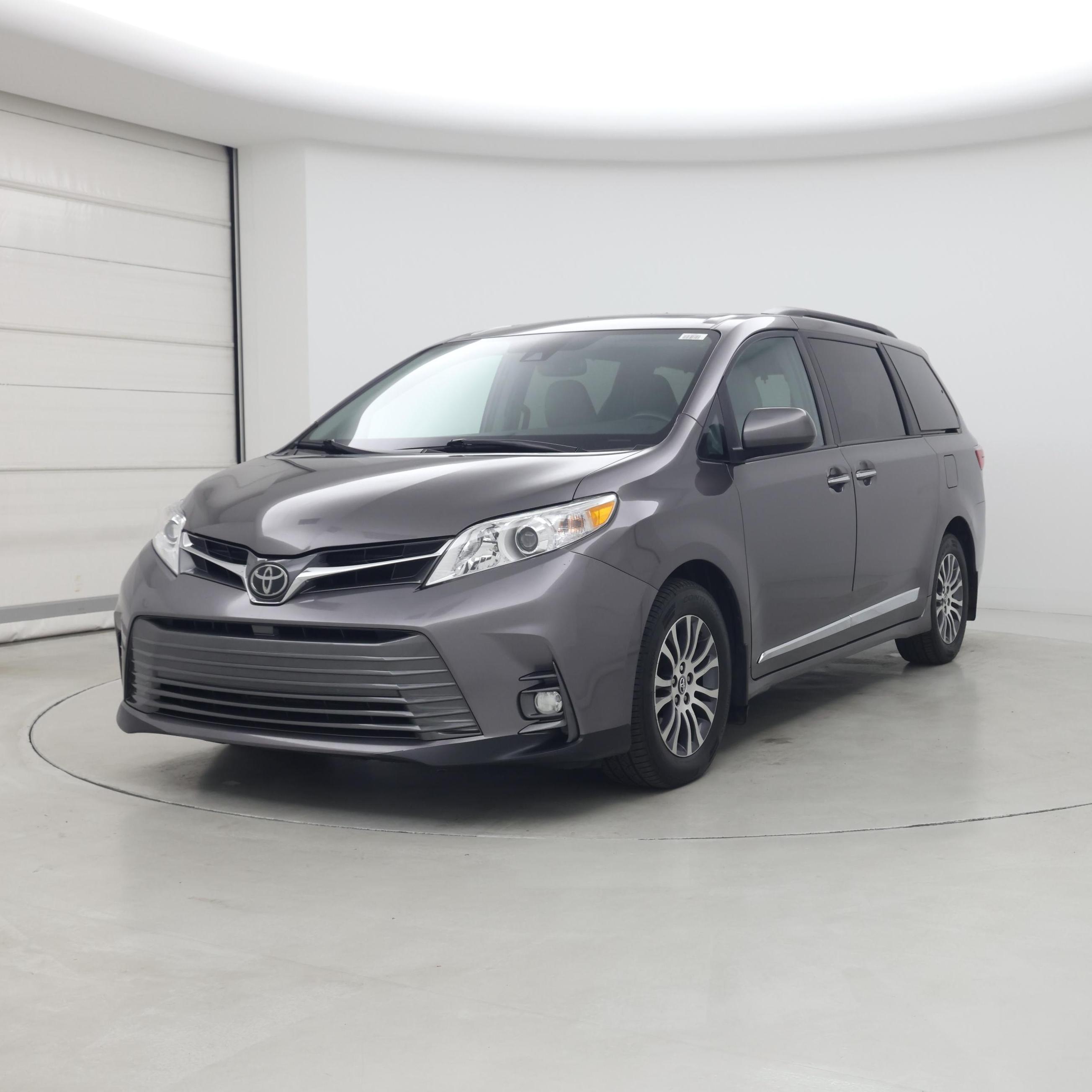 Thumbnail: 2018 Toyota Sienna - 4